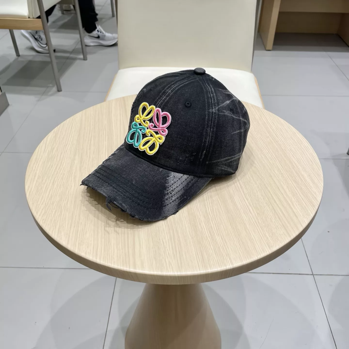 BestValue 8090 LOEWE Caps