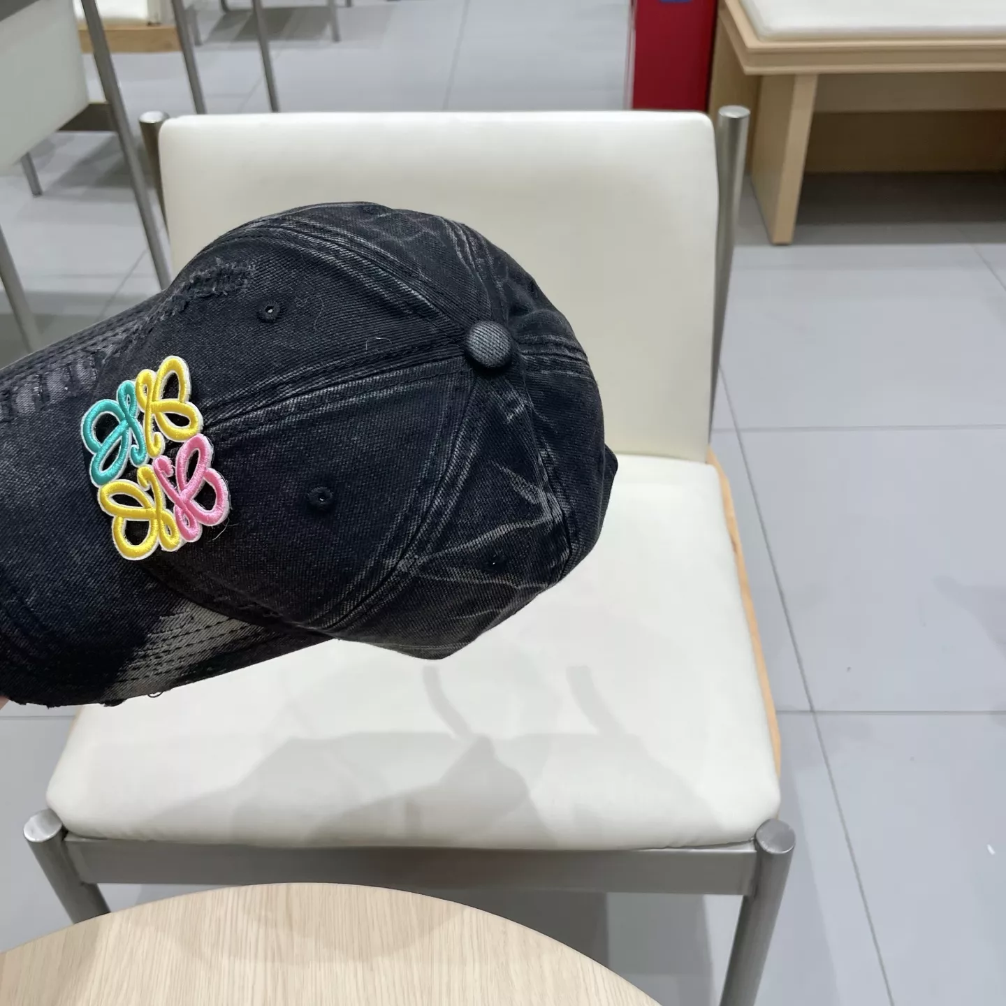 BestValue 8090 LOEWE Caps
