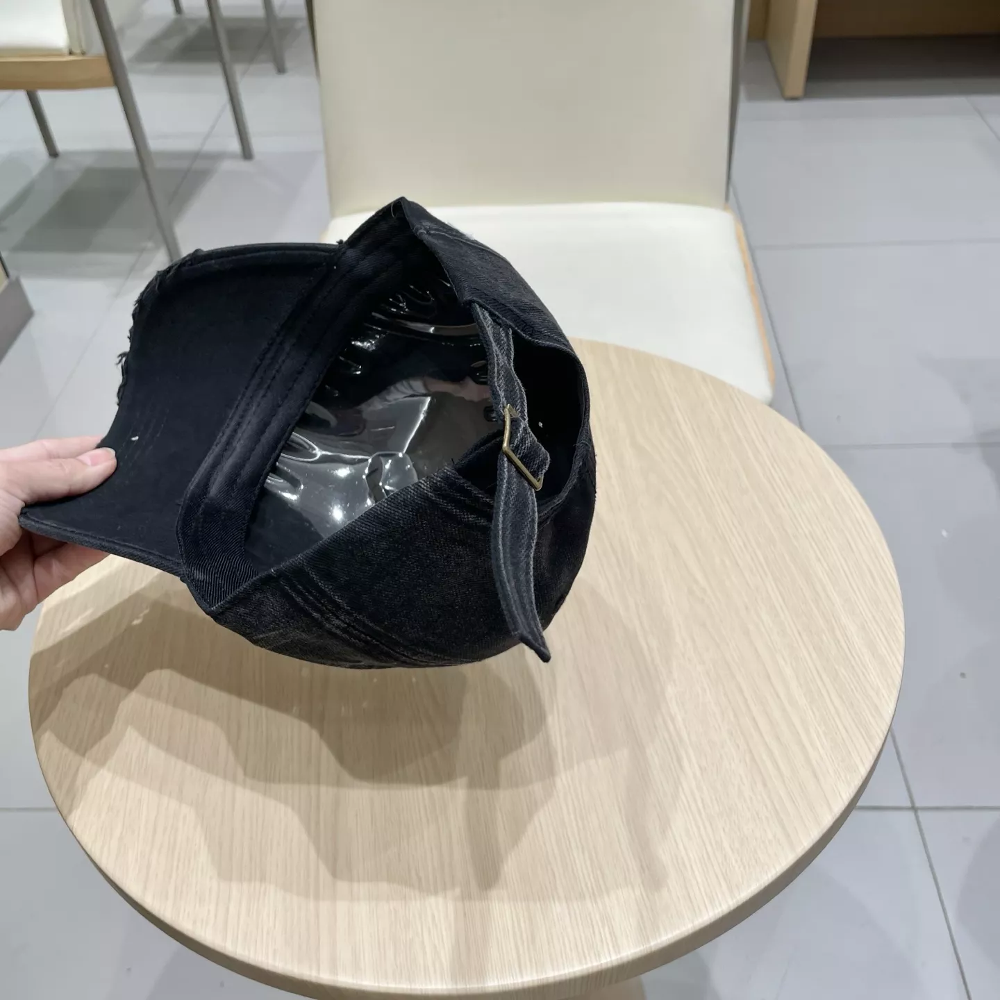 BestValue 8090 LOEWE Caps
