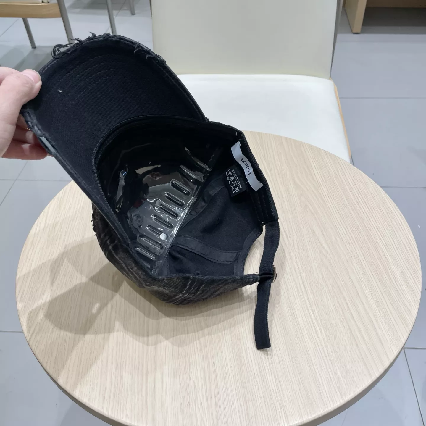 BestValue 8090 LOEWE Caps