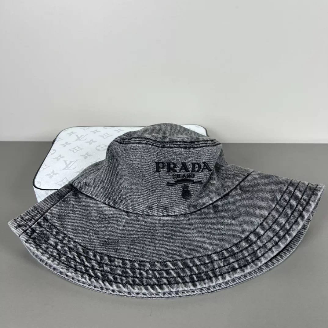BestValue 8250 Prada Caps