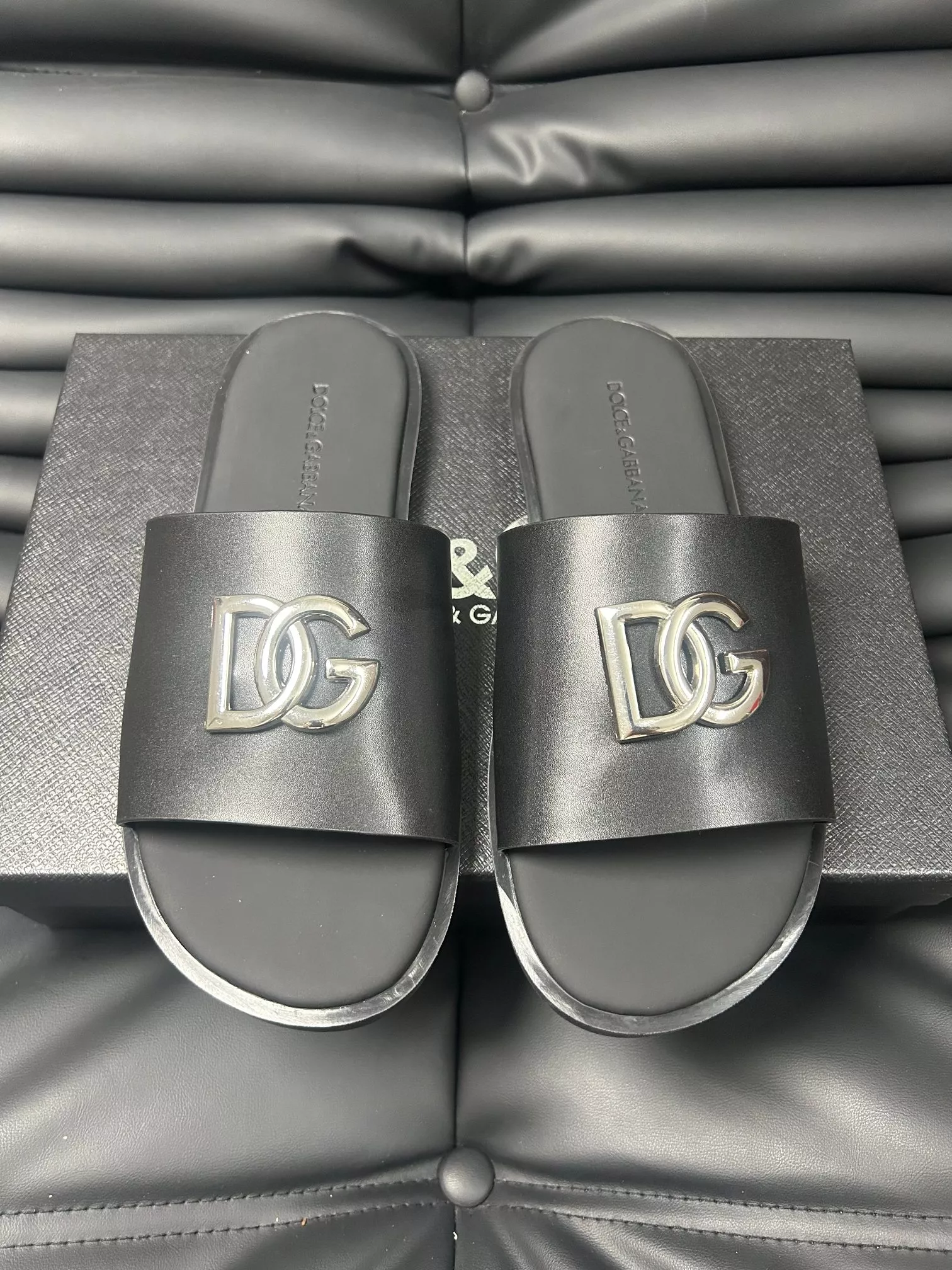 BestValue 8251 Dolce & Gabbana D&G Slippers For Men
