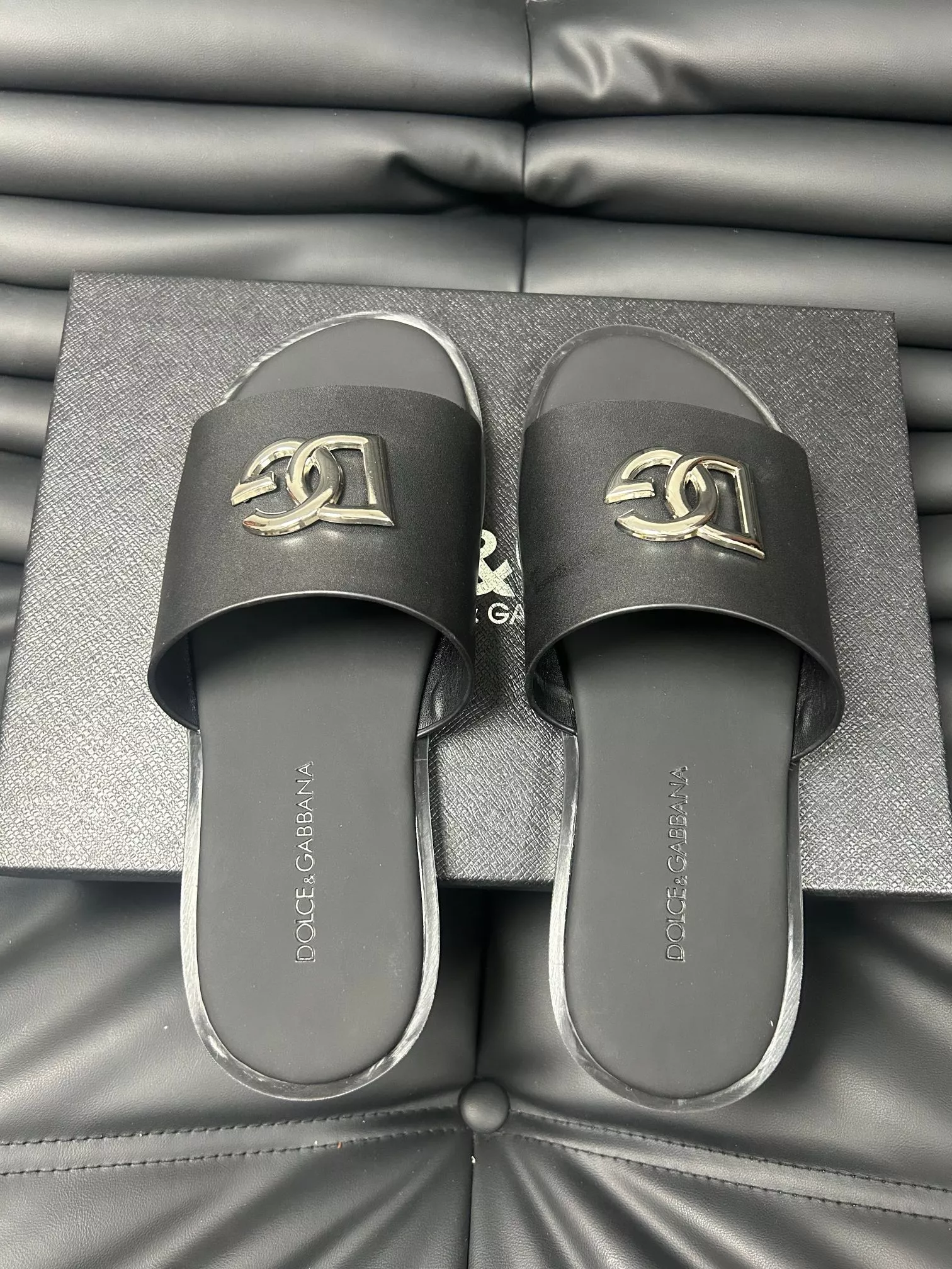 BestValue 8251 Dolce & Gabbana D&G Slippers For Men