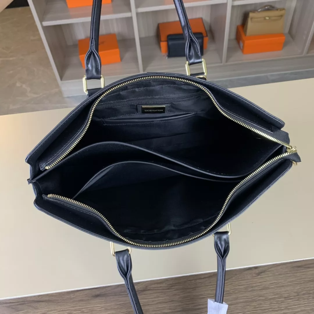 BestValue 8318 Louis Vuitton AAA Man Handbags