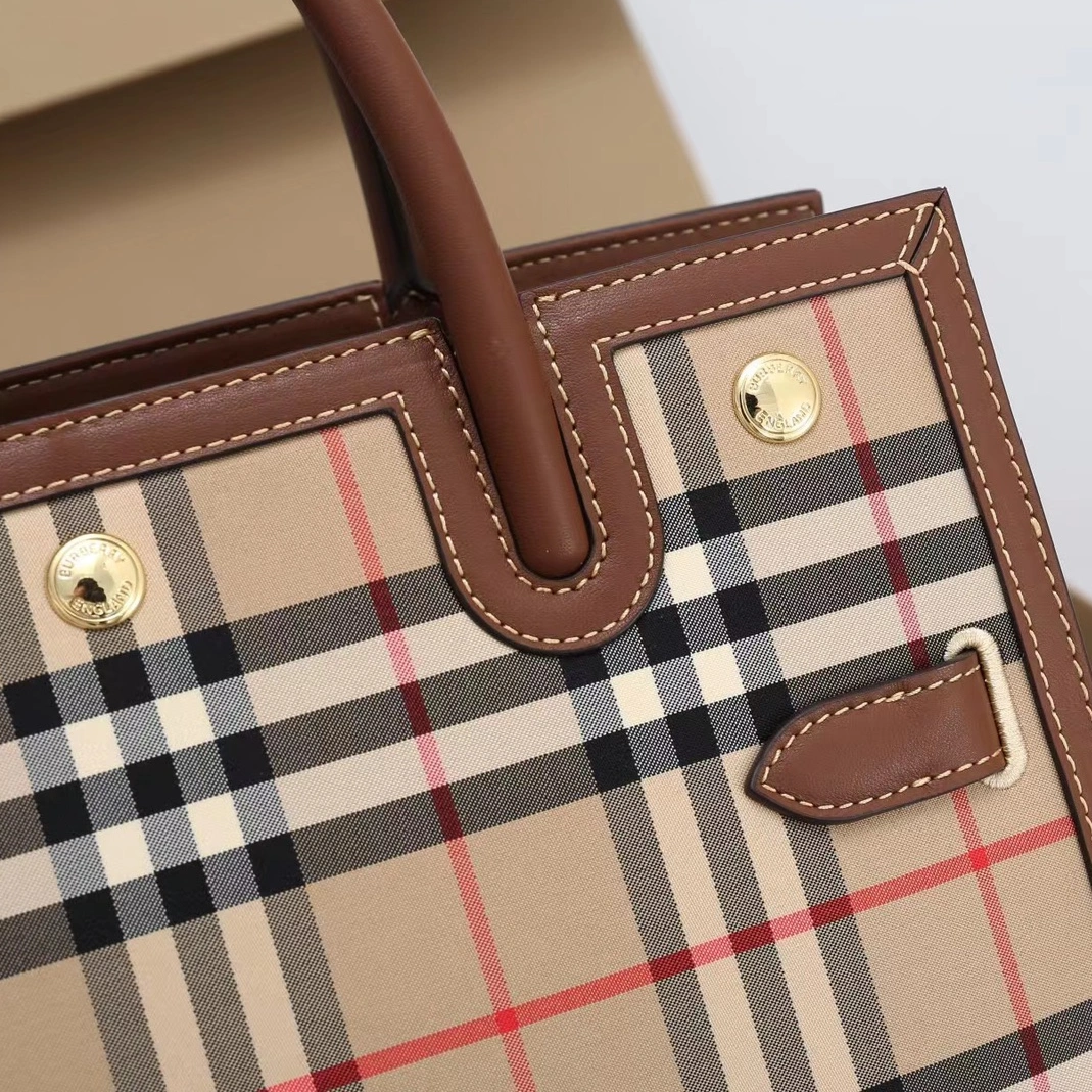 BestValue 8574 Burberry AAA Quality Handbags For Women