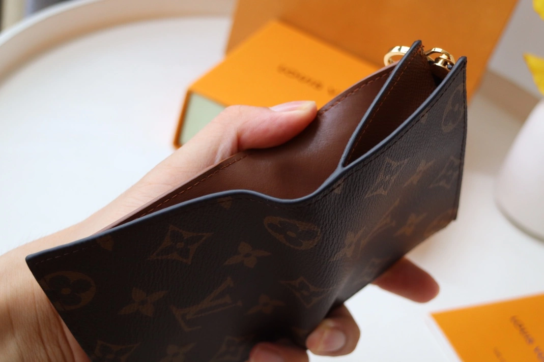 BestValue 8667 Louis Vuitton AAA Quality Card Case In Brown