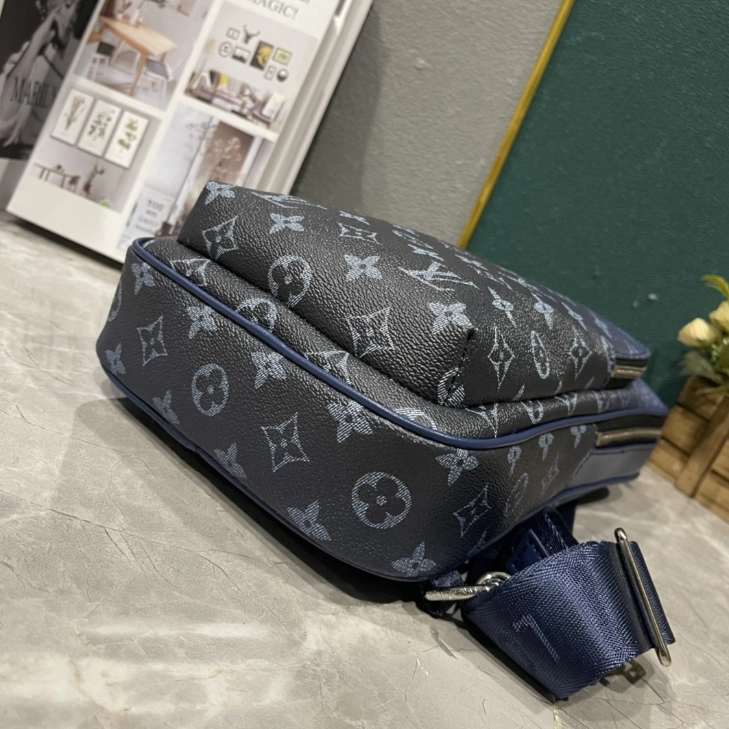 BestValue 8748 Louis Vuitton AAA Man Messenger Bags
