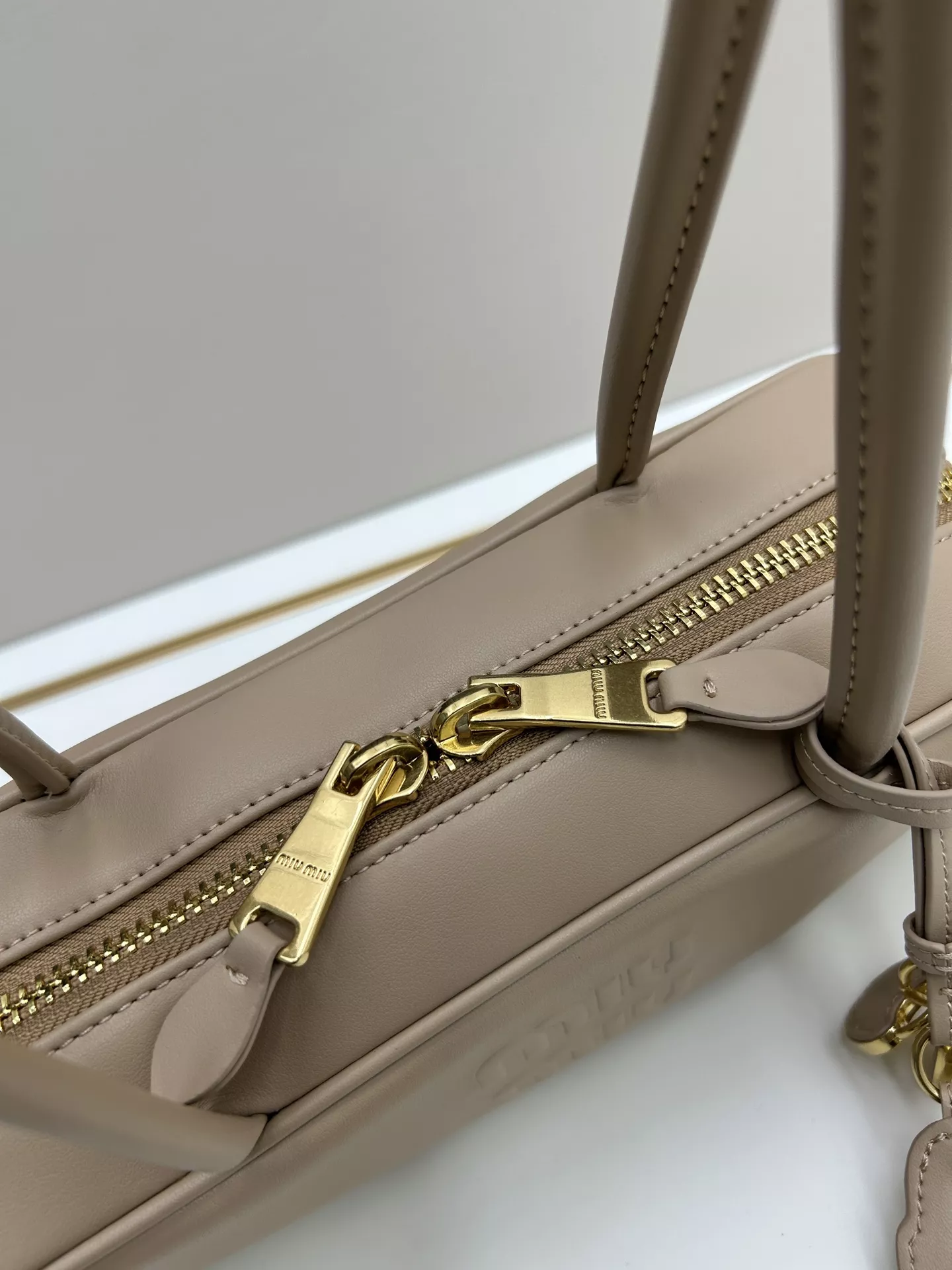 BestValue 9045 MIU MIU AAA Quality Shoulder Bags For Women