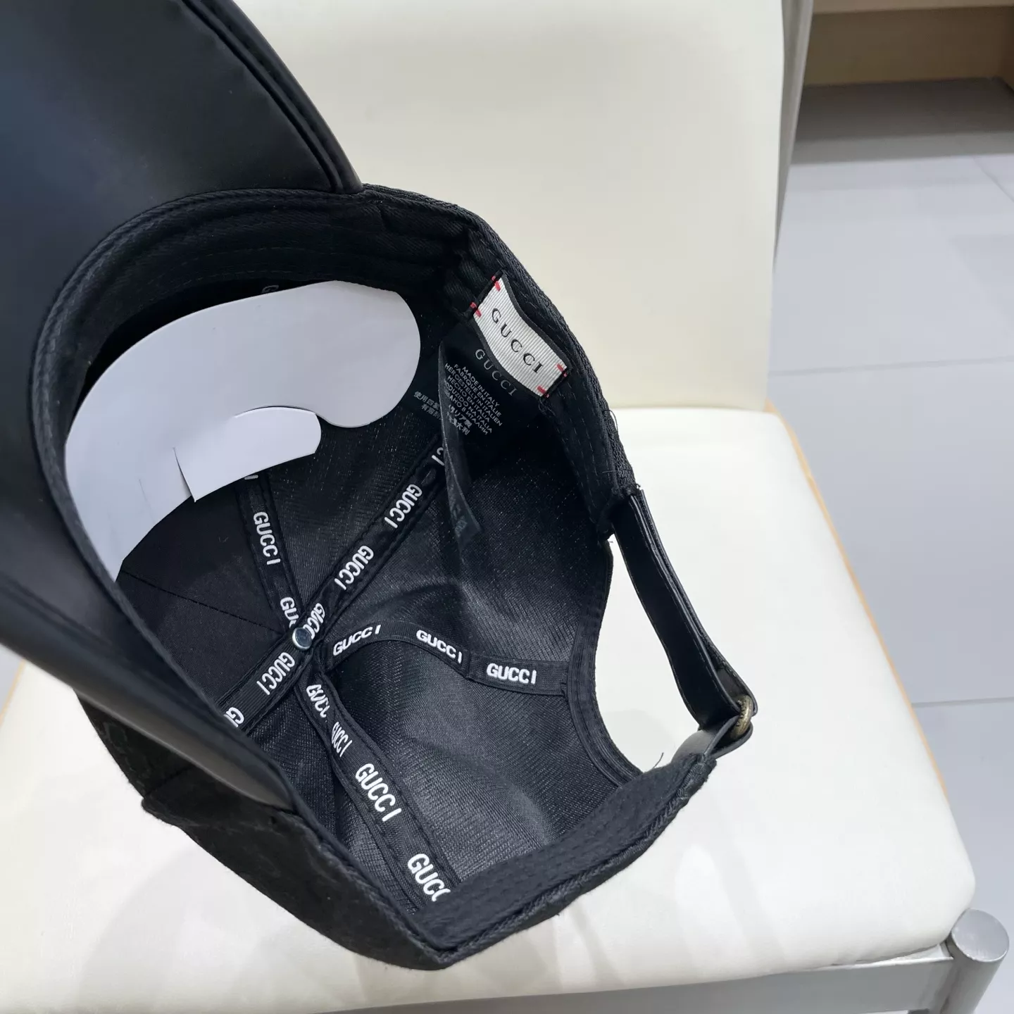 BestValue 9118 Gucci Caps