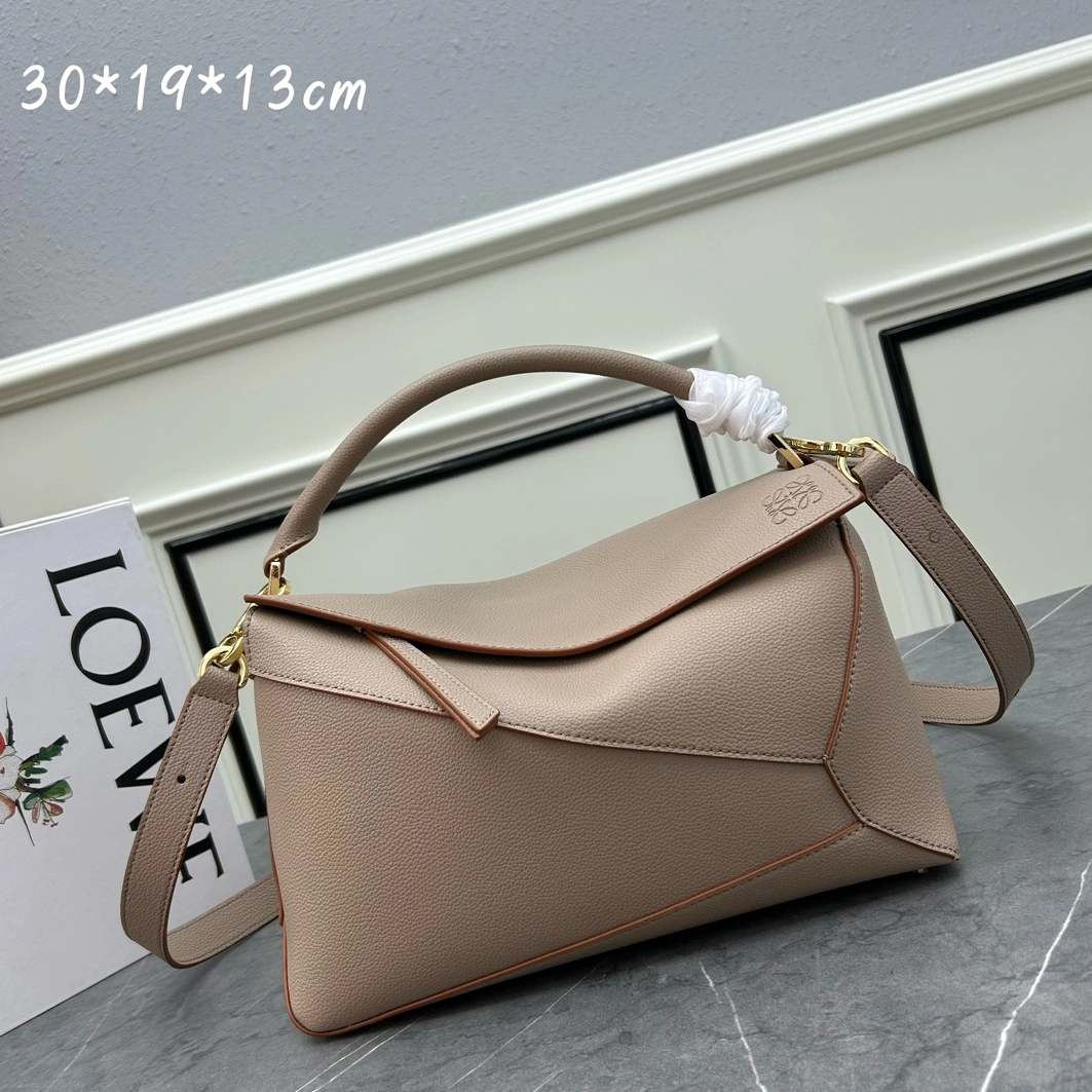 BestValue 9126 LOEWE AAA Quality Messenger Bags For Women
