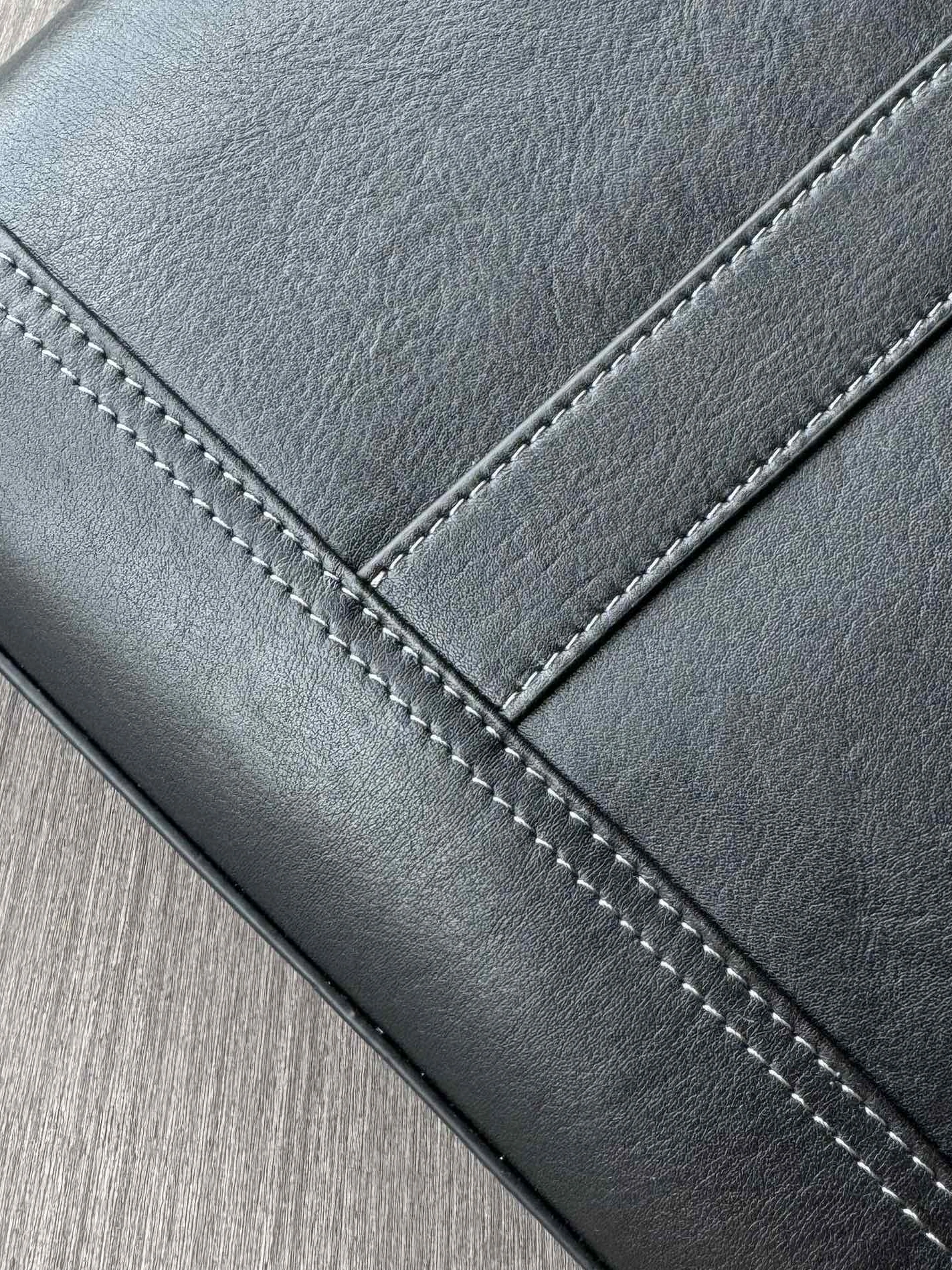 BestValue 9332 Prada AAA Man Handbags