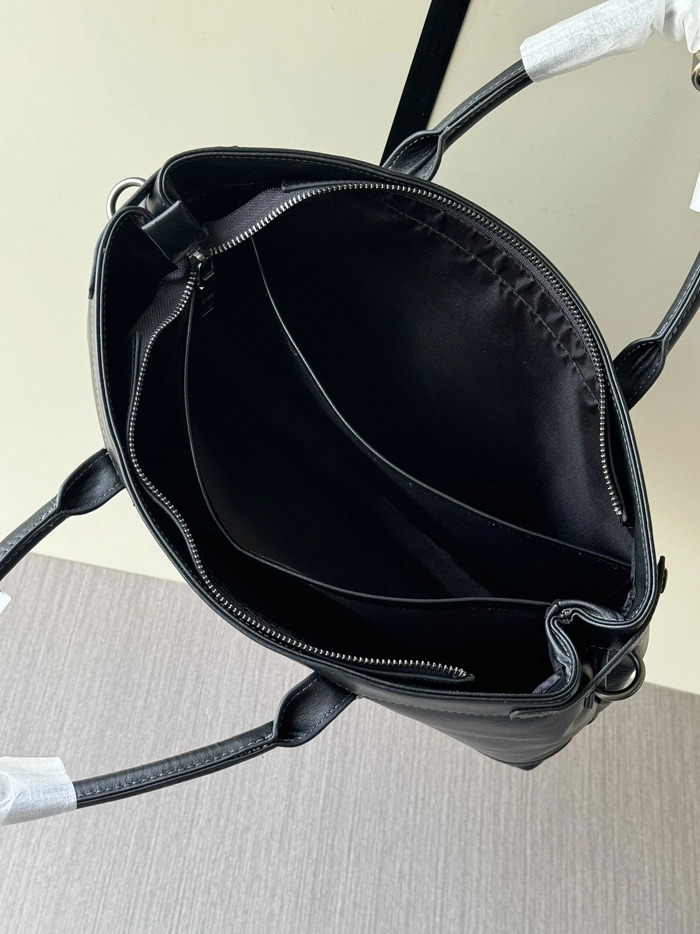BestValue 9332 Prada AAA Man Handbags