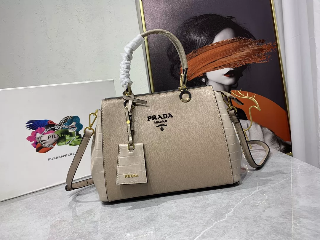 Bold 1172 Prada AAA Quality Handbags For Women