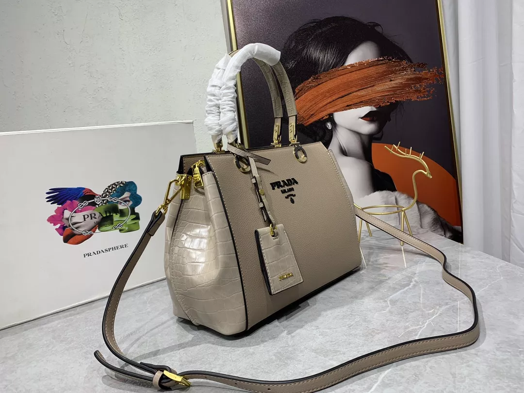Bold 1172 Prada AAA Quality Handbags For Women