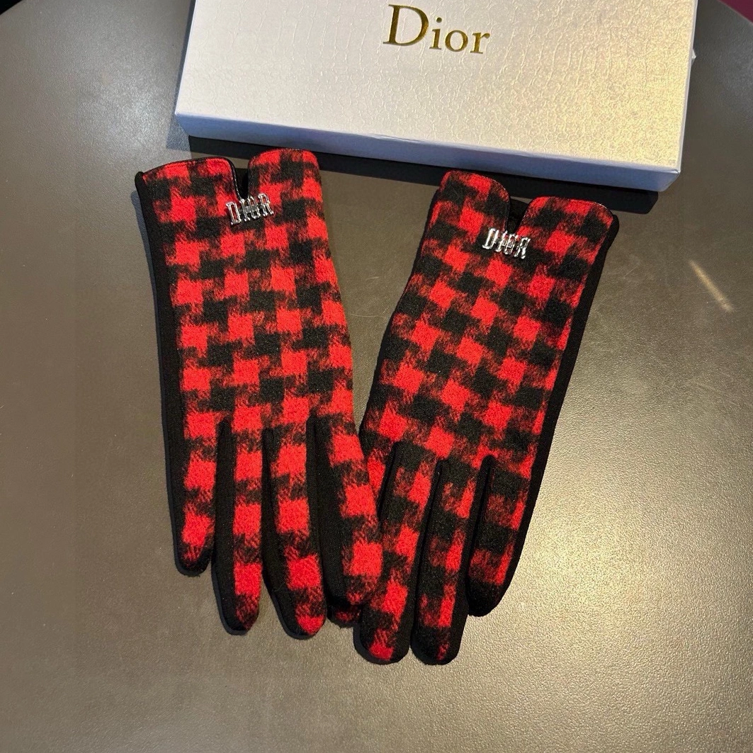 Bold 1321 Christian Dior Gloves