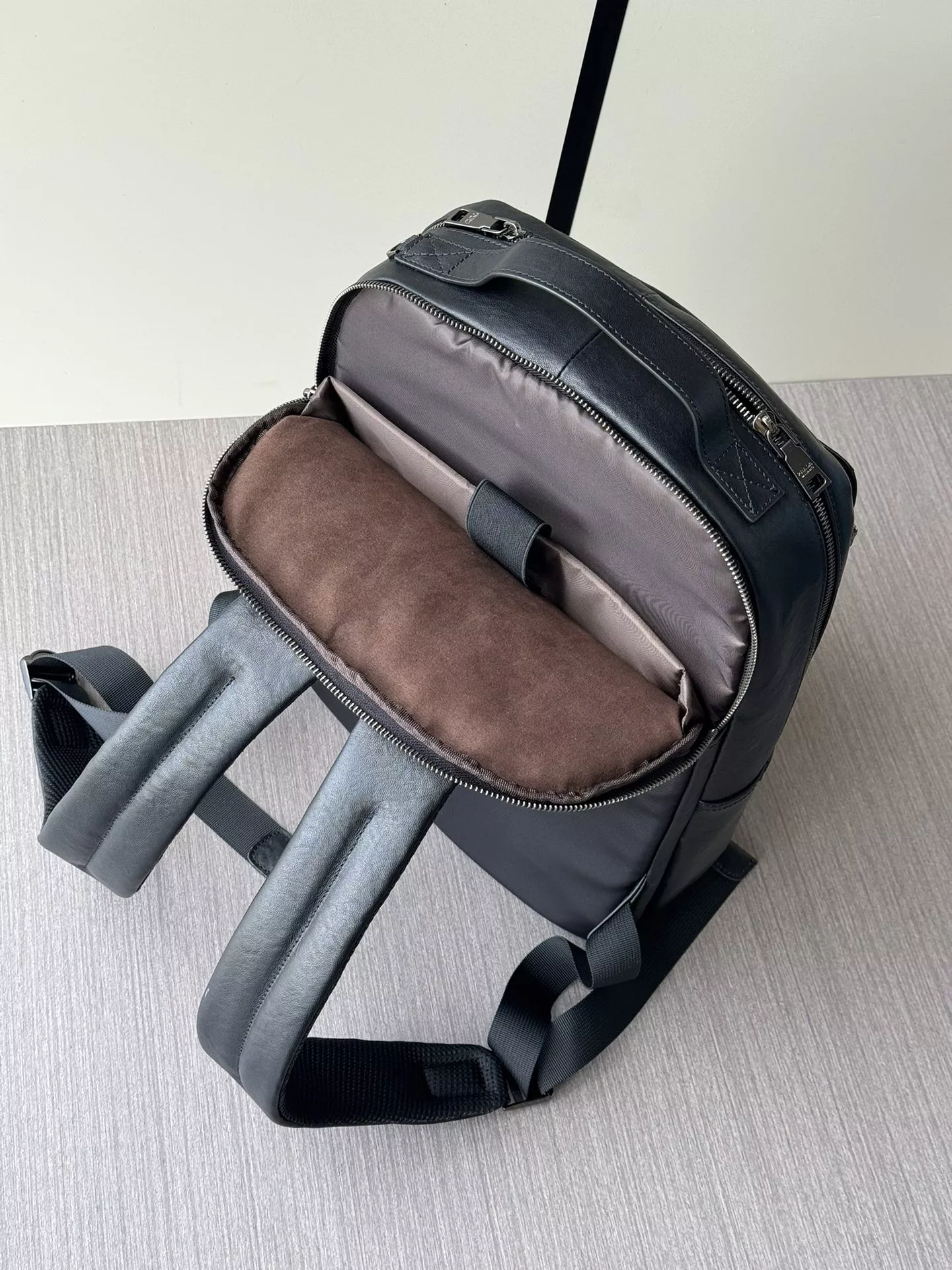 Bold 1582 Prada AAA Man Backpacks