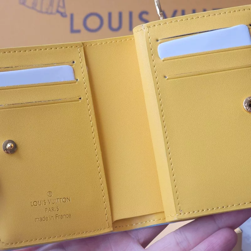 Bold 1687 Louis Vuitton AAA Quality Card Case