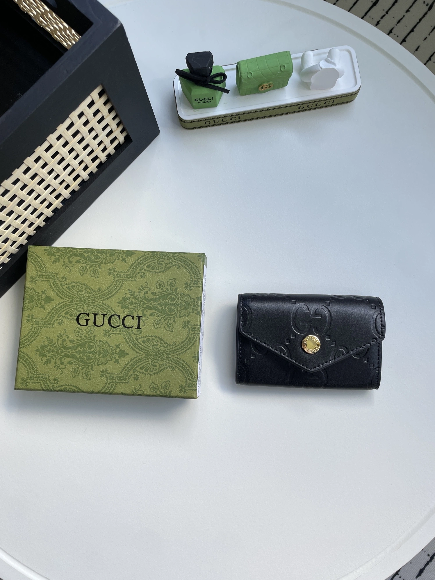 Bold 177 Gucci Card Case