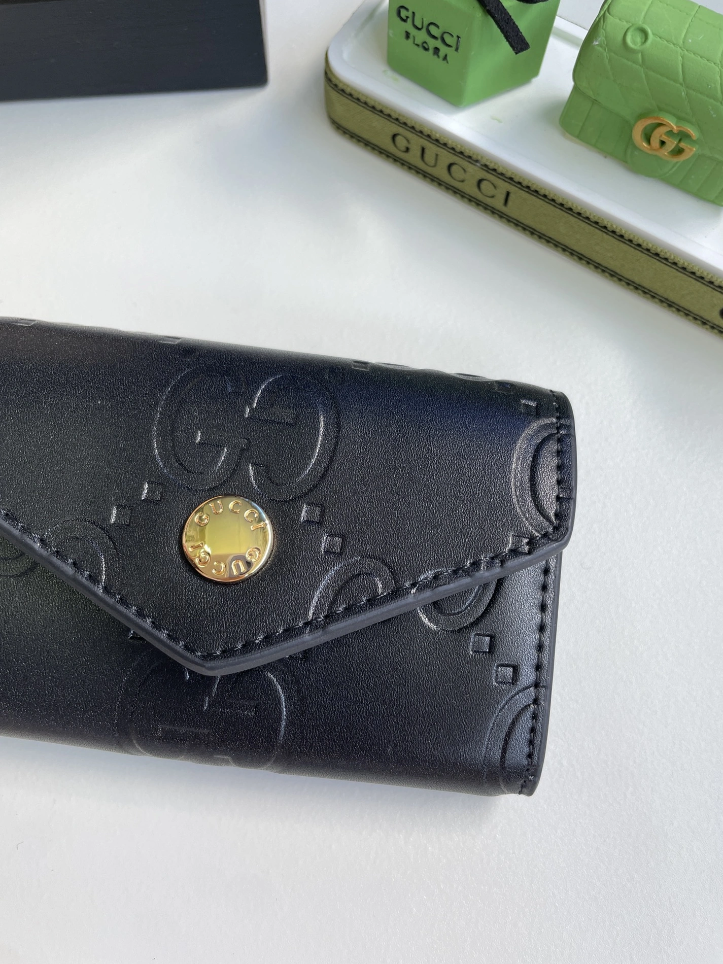 Bold 177 Gucci Card Case