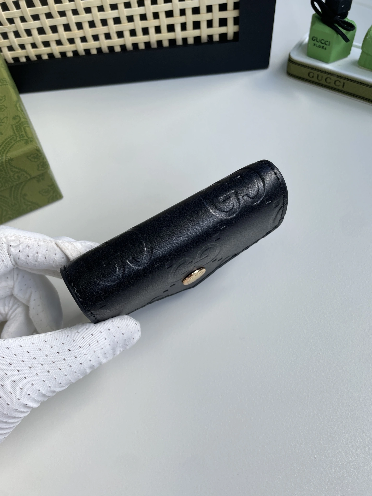 Bold 177 Gucci Card Case
