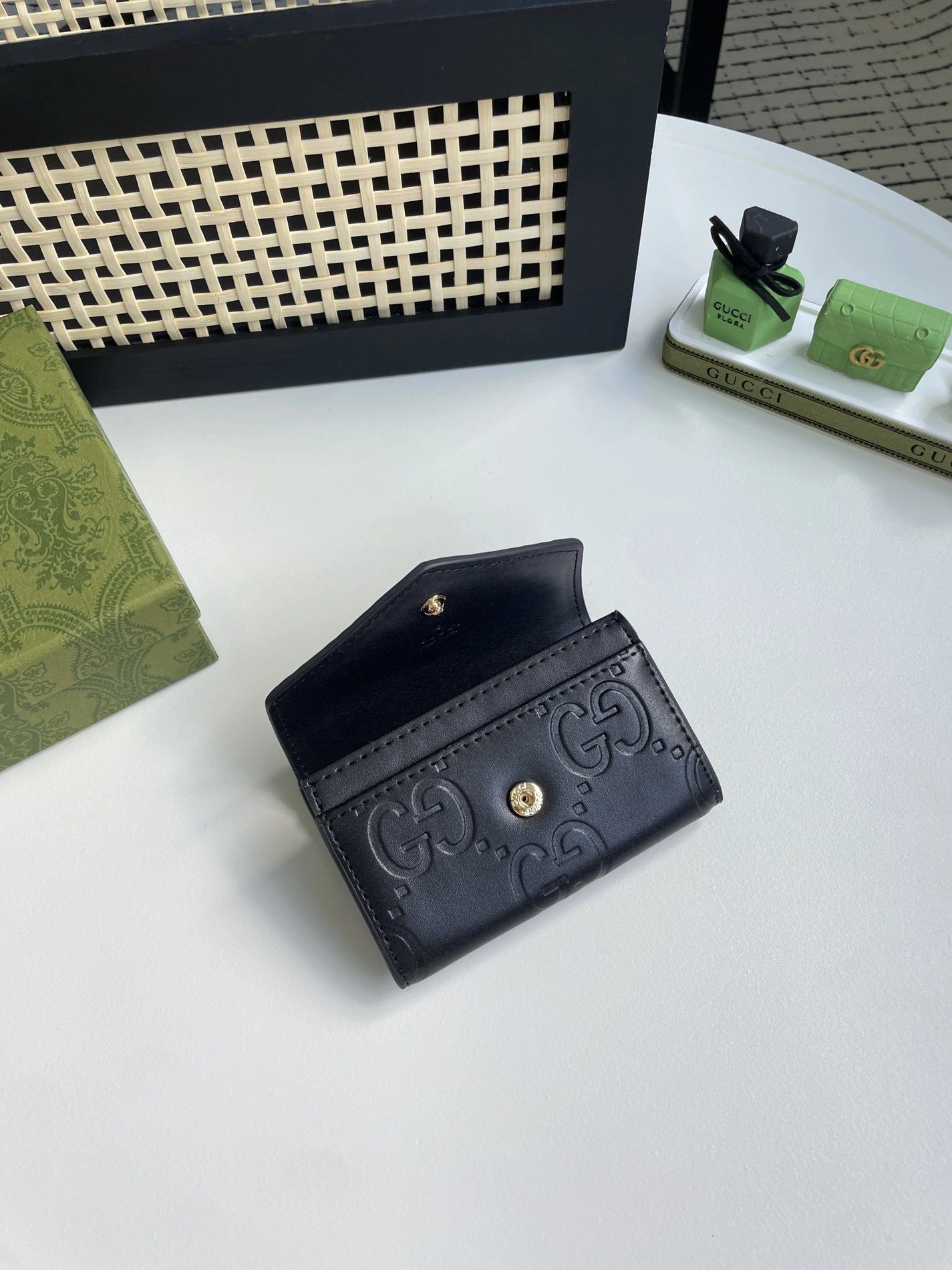 Bold 177 Gucci Card Case