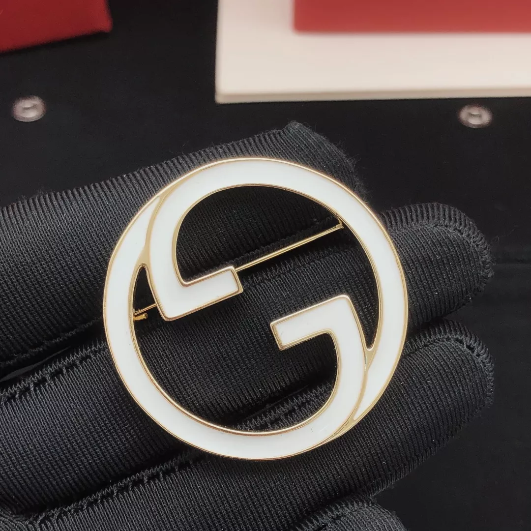 Bold 1804 Gucci Brooches For Women