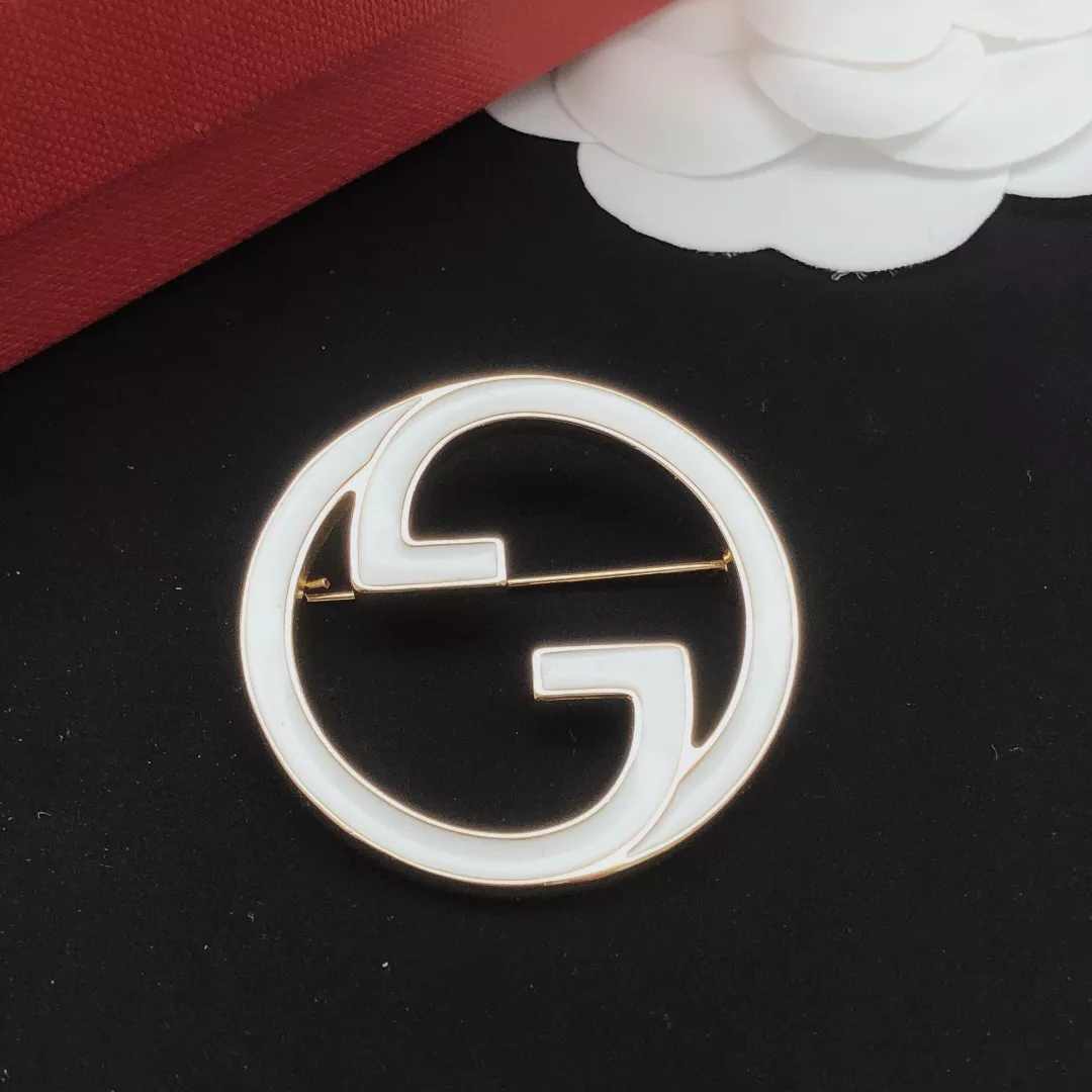 Bold 1804 Gucci Brooches For Women