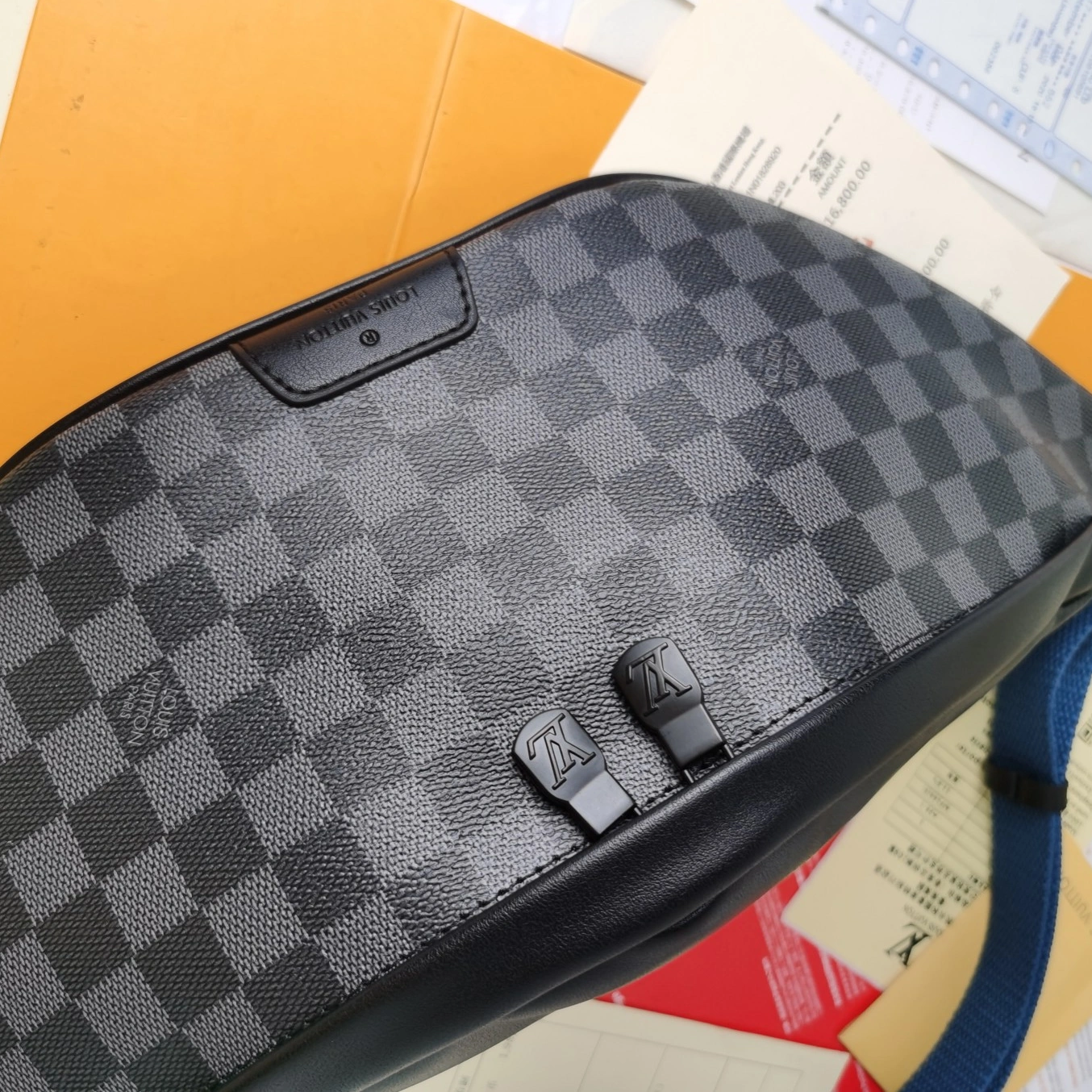 Bold 1876 Louis Vuitton LV AAA Man Pockets