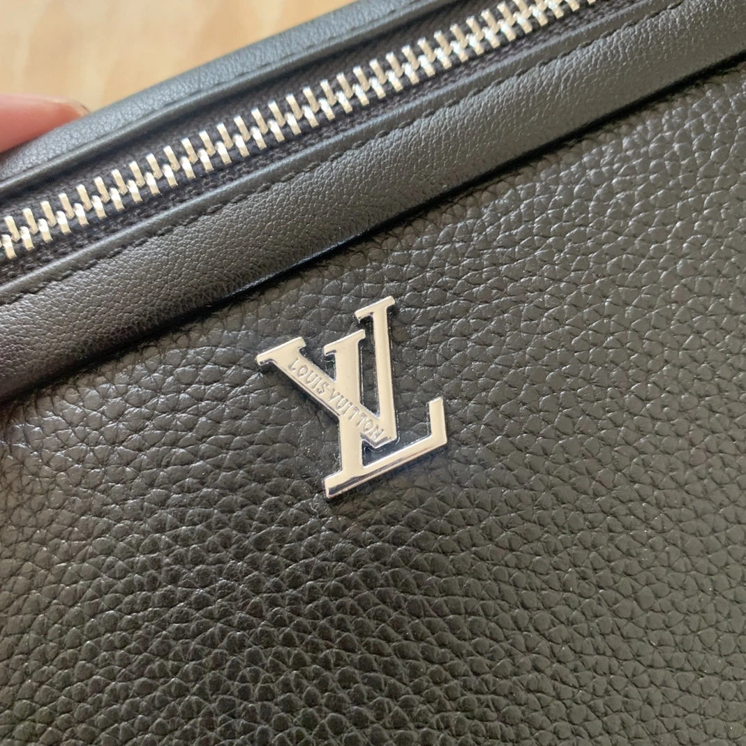 Bold 2113 Louis Vuitton AAA Man Wallets