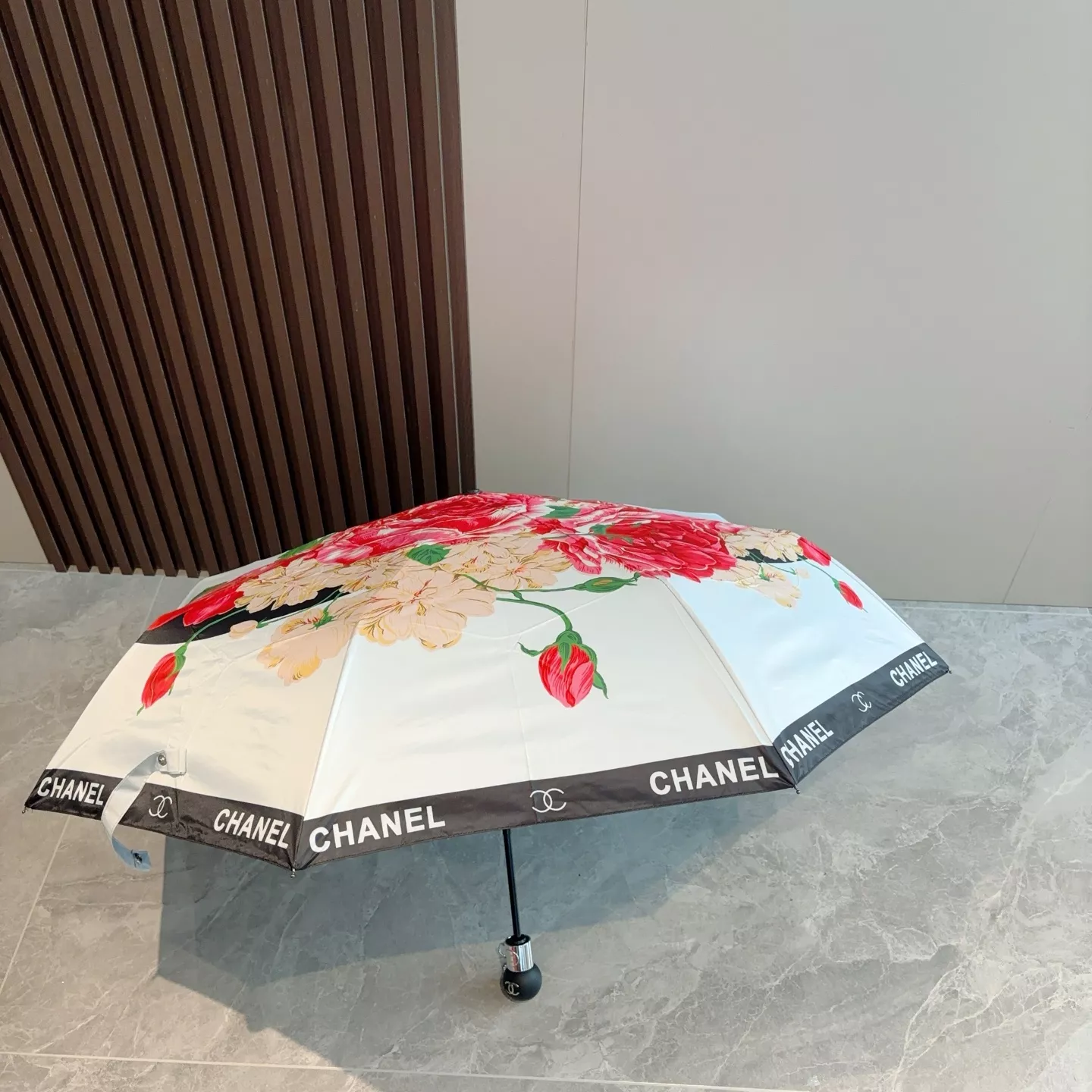 Bold 2122 Chanel Umbrellas