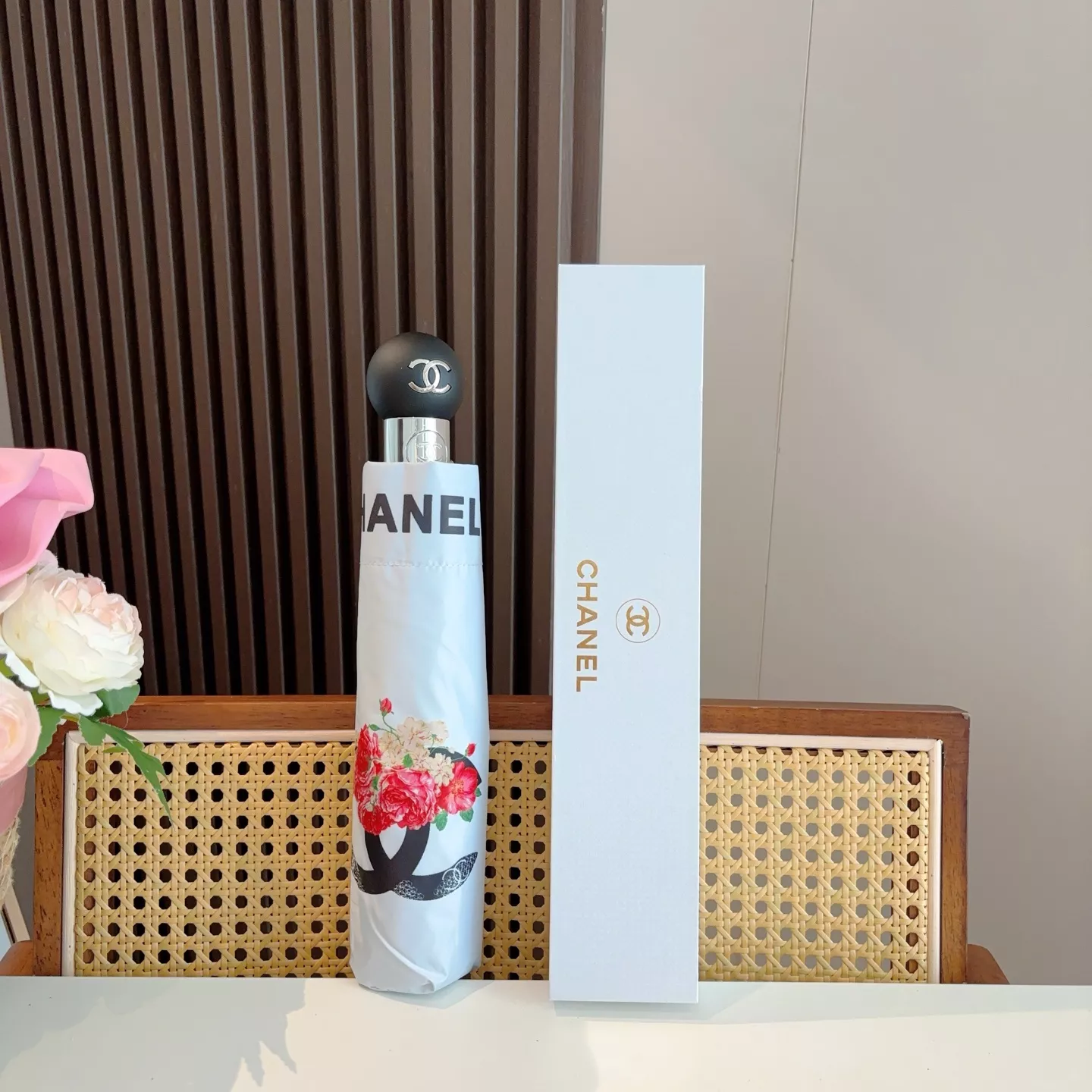 Bold 2122 Chanel Umbrellas