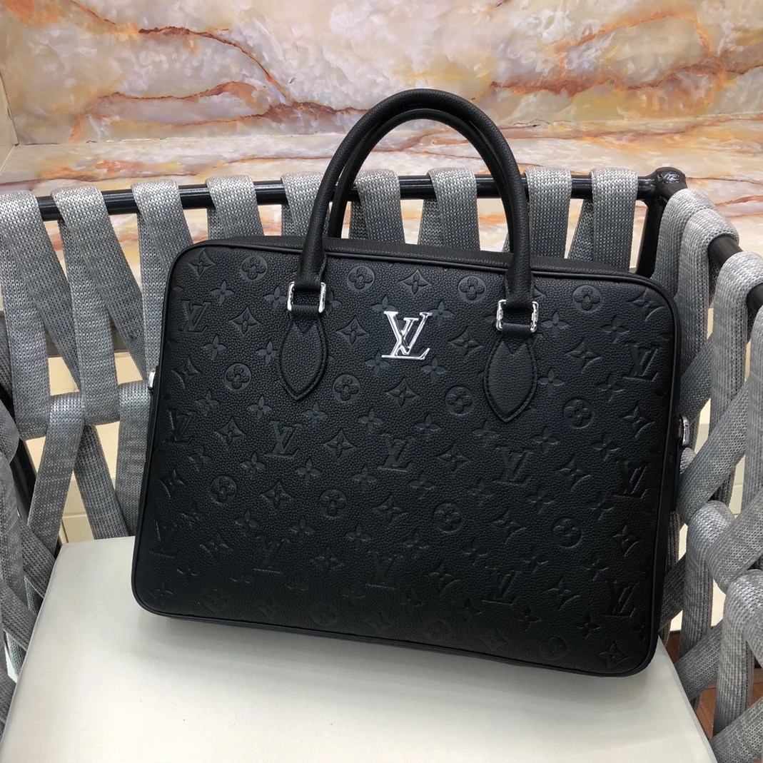 Bold 2207 Louis Vuitton AAA Man Handbags