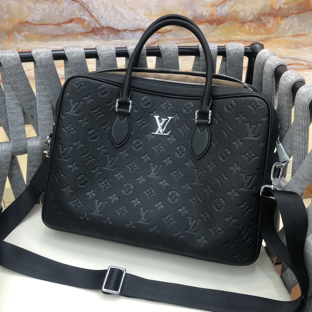Bold 2207 Louis Vuitton AAA Man Handbags