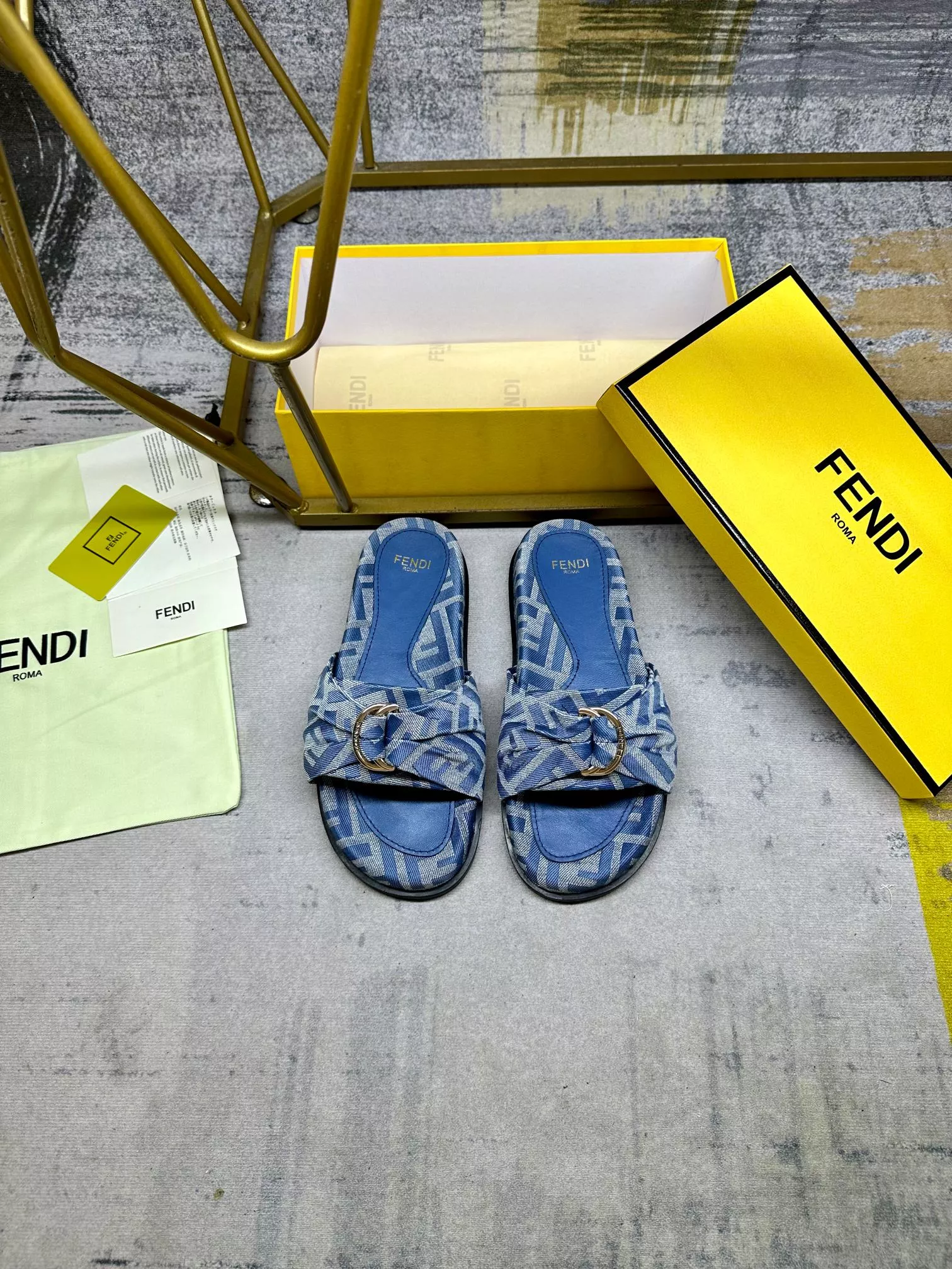 Bold 2433 Fendi Slippers For Women