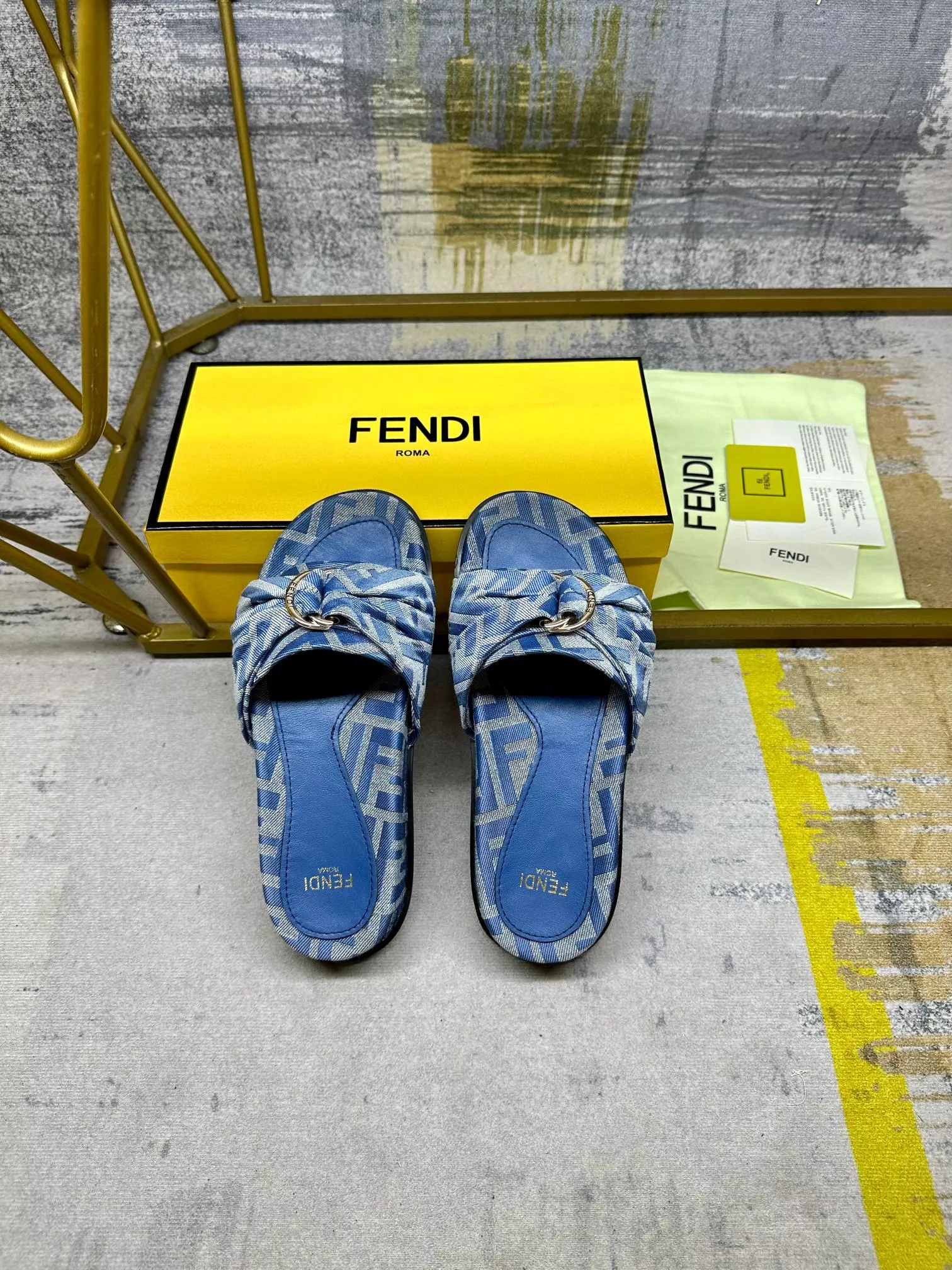 Bold 2433 Fendi Slippers For Women