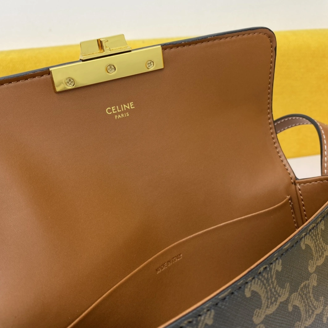 Bold 2667 Celine AAA Quality Shoulder Bags For Women