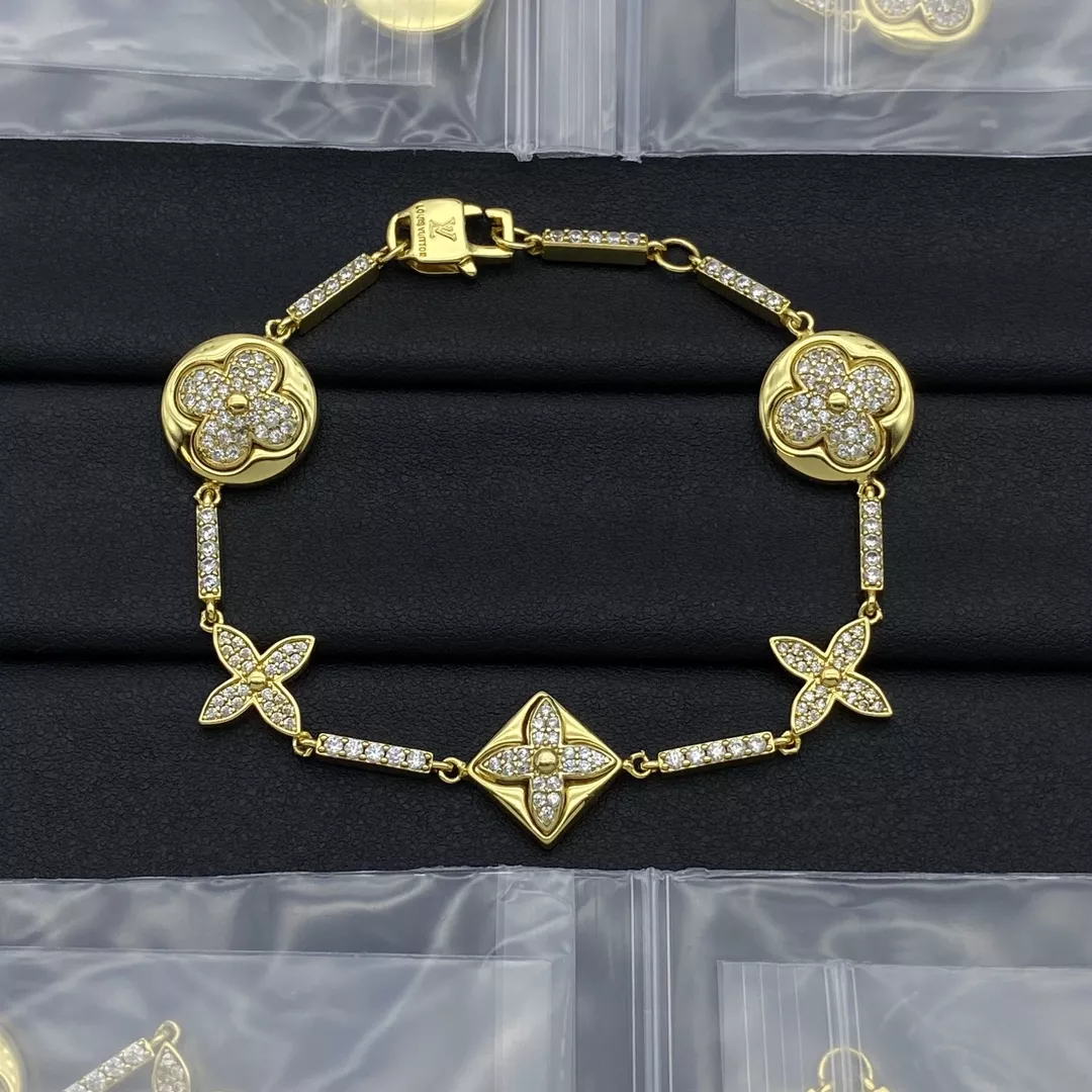 Bold 2957 Louis Vuitton LV Bracelets