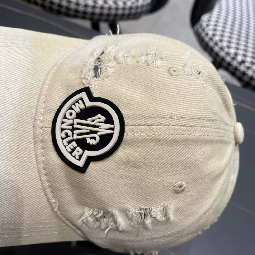 Bold 3030 Moncler Caps