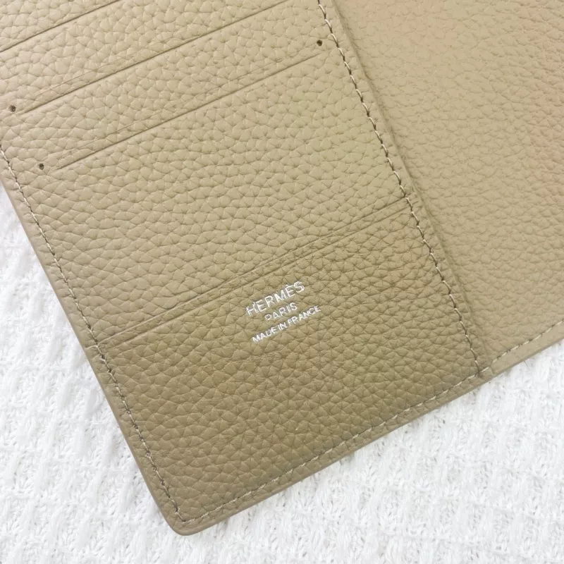 Bold 3168 Hermes Card Case