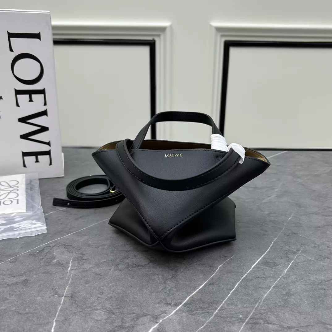 Bold 319 LOEWE AAA Quality Shoulder Bags For Women