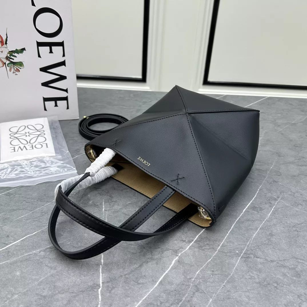 Bold 319 LOEWE AAA Quality Shoulder Bags For Women