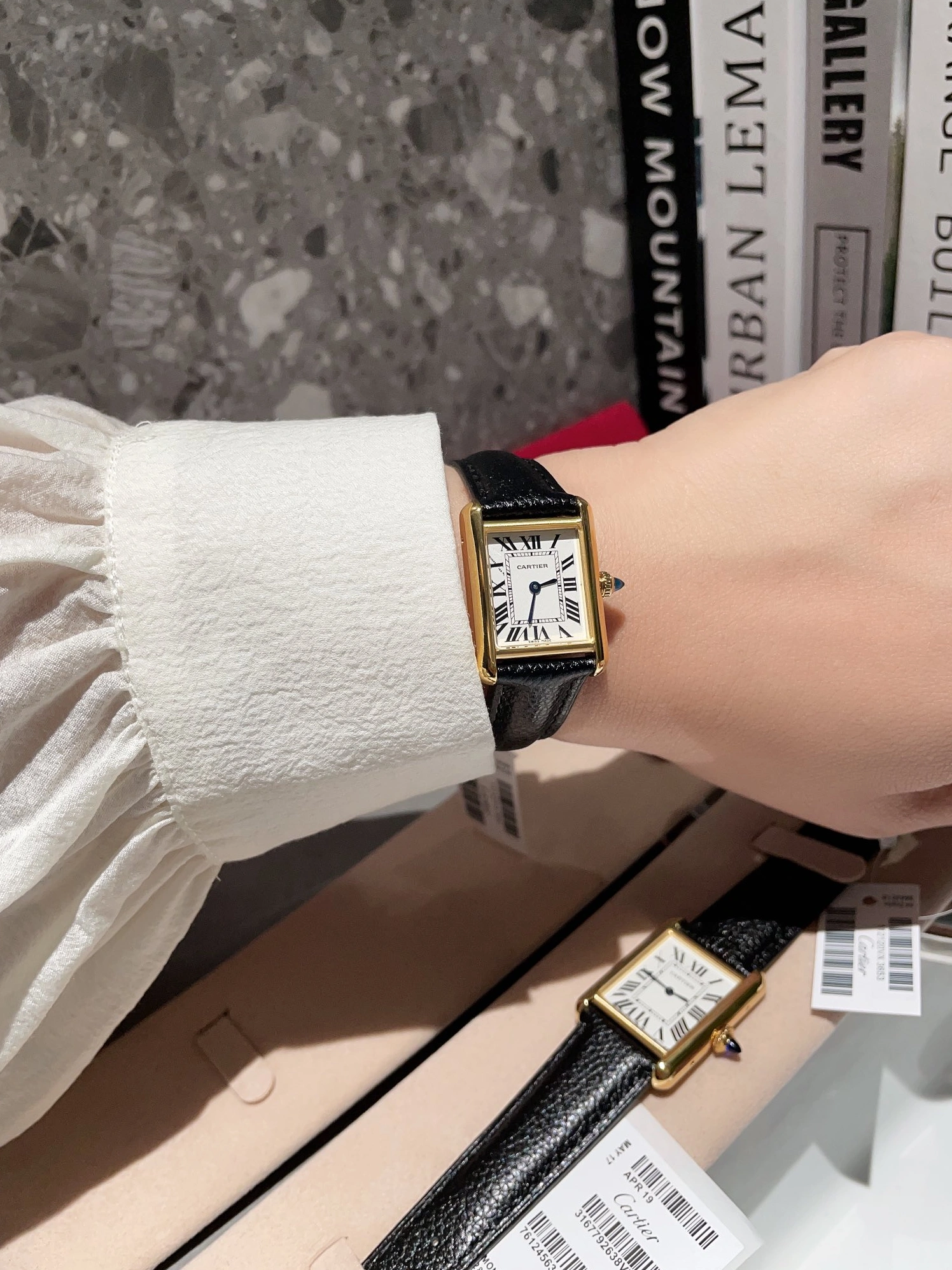 Bold 329 Cartier AAA Quality Watches In Gold