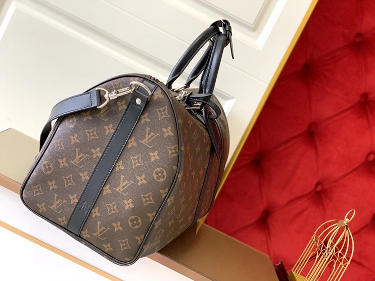Bold 3411 Louis Vuitton Travel Bags