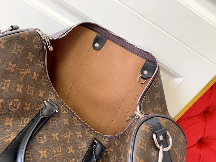 Bold 3411 Louis Vuitton Travel Bags