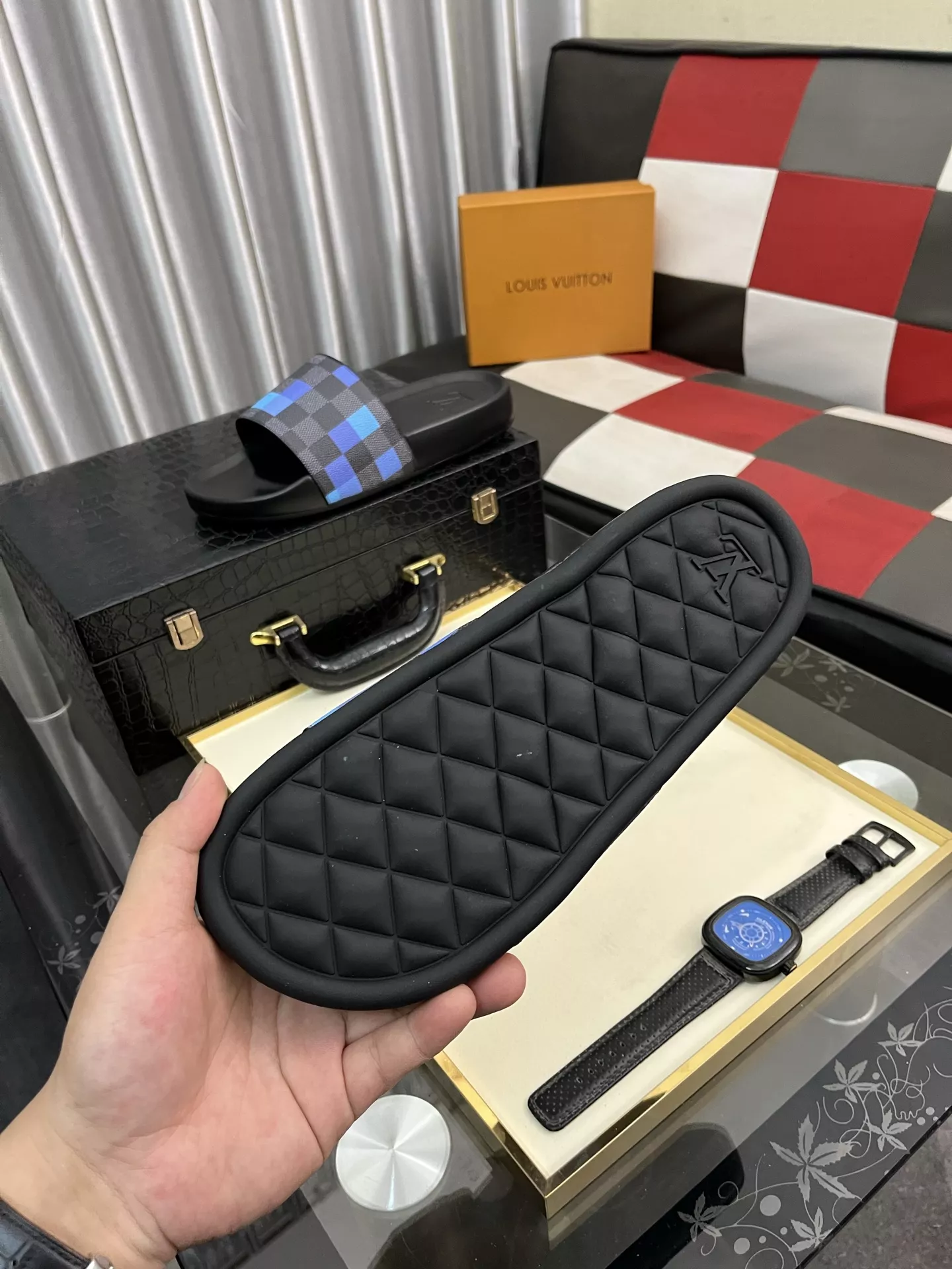 Bold 3530 Louis Vuitton Slippers For Men
