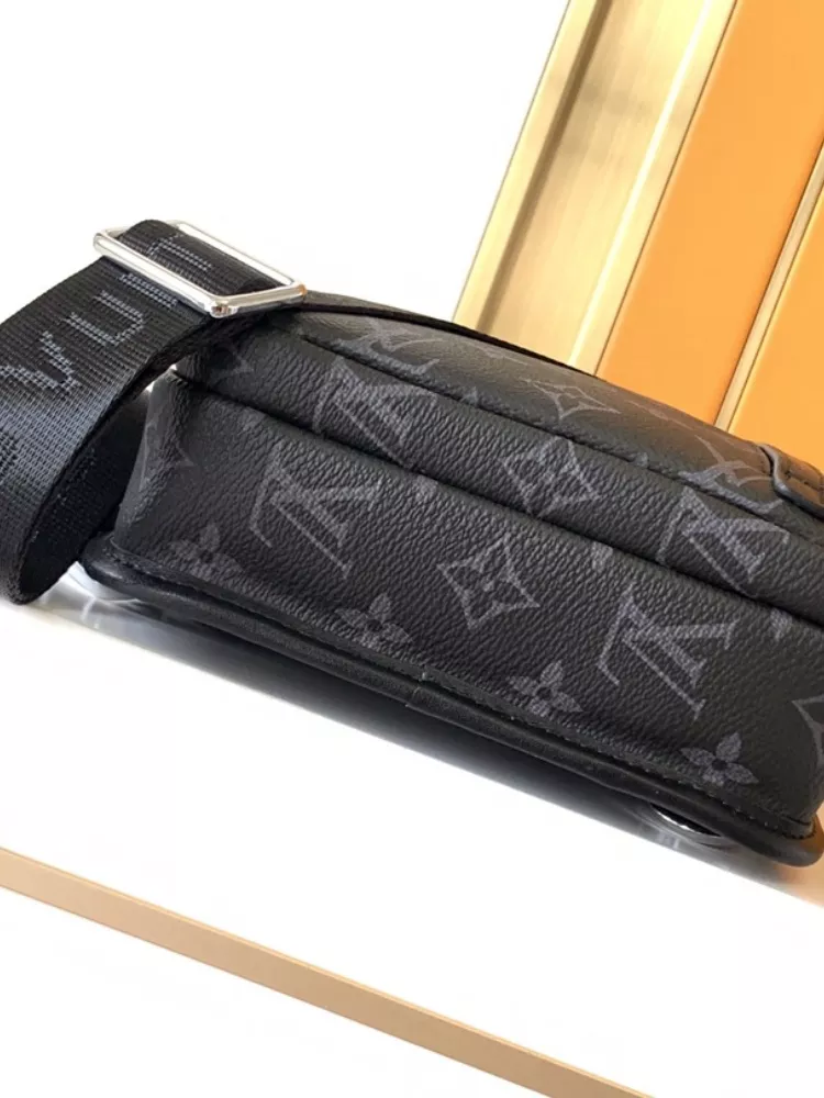 Bold 3563 Louis Vuitton AAA Man Messenger Bags
