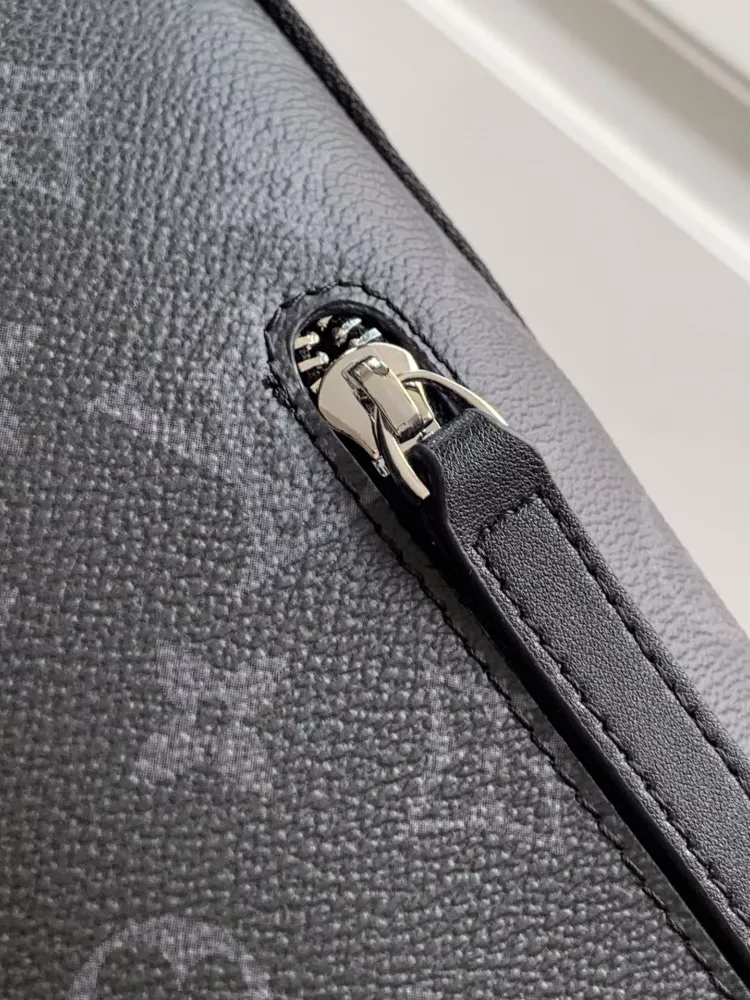 Bold 3563 Louis Vuitton AAA Man Messenger Bags