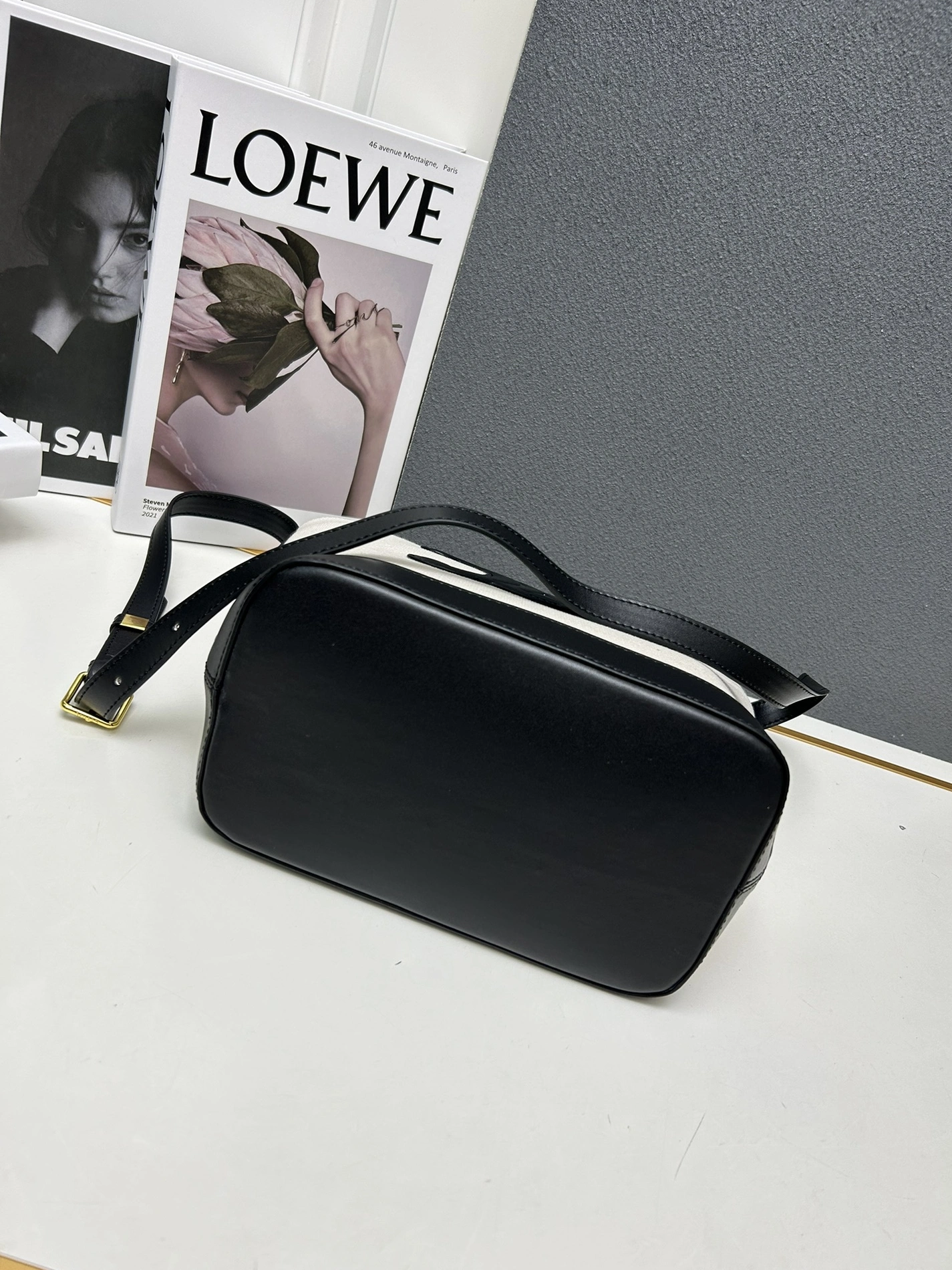 Bold 409 Celine AAA Quality Messenger Bags For Women