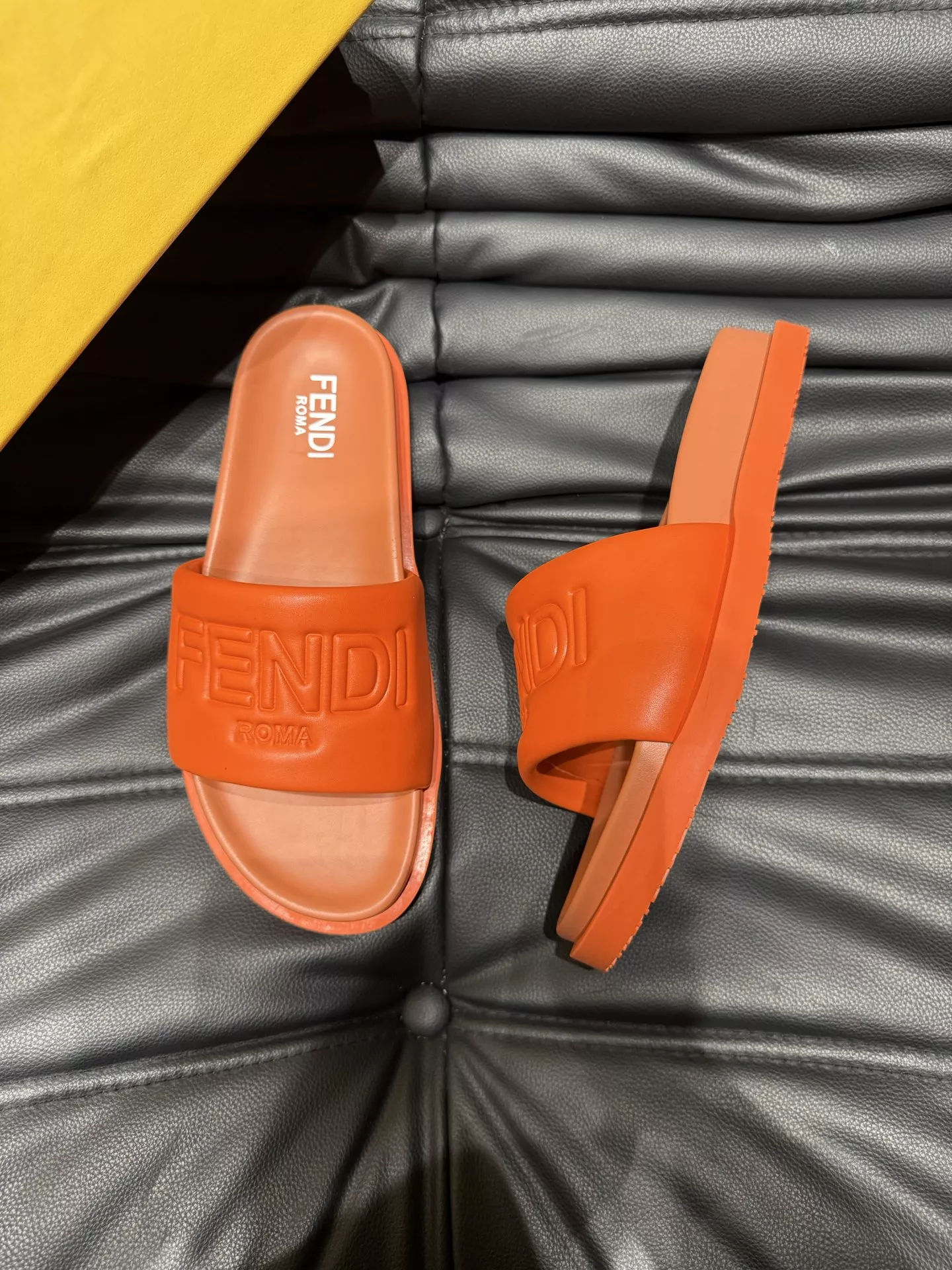 Bold 4098 Fendi Slippers For Men