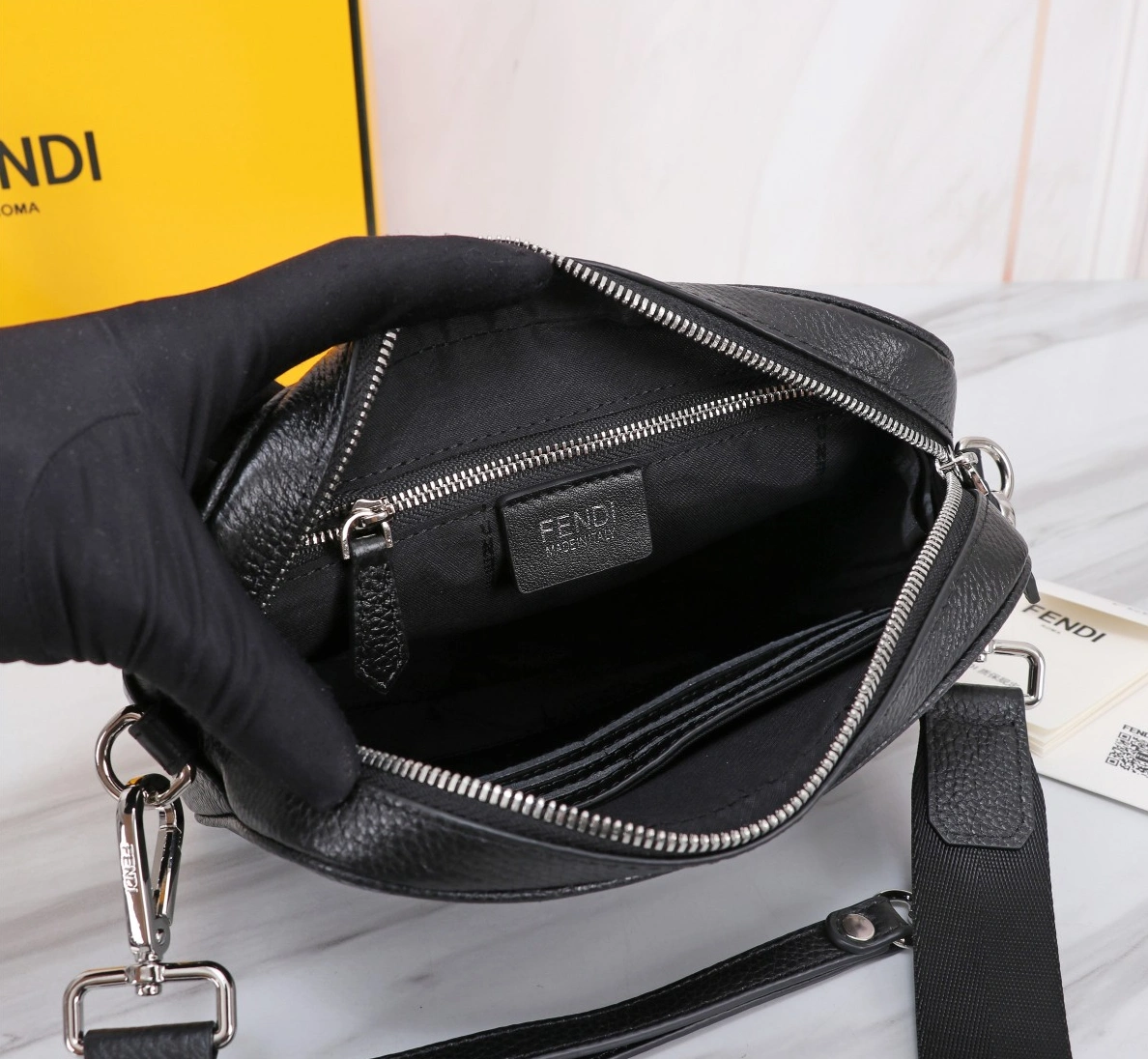 Bold 4133 Fendi AAA Man Messenger Bags